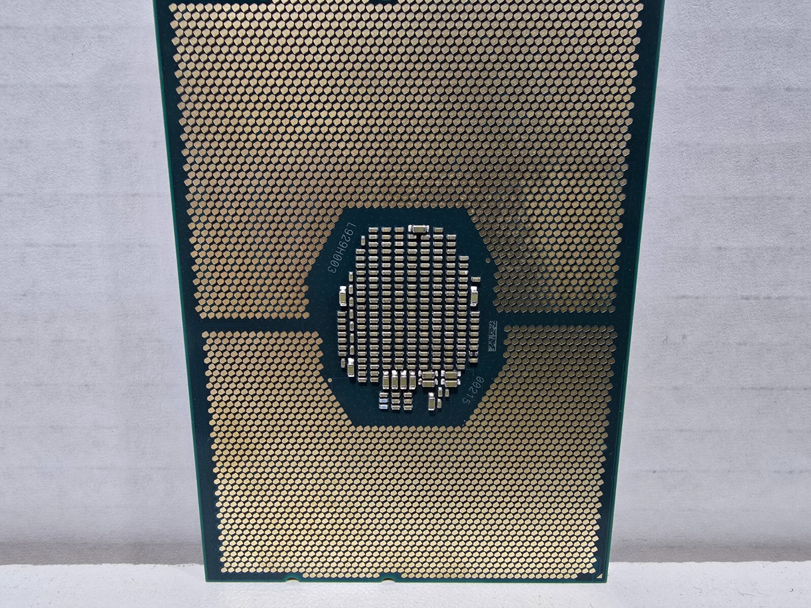 Intel Xeon Gold 5220 18 Core Server Processor CPU SRFBJ 2.2 GHz FCLGA3647