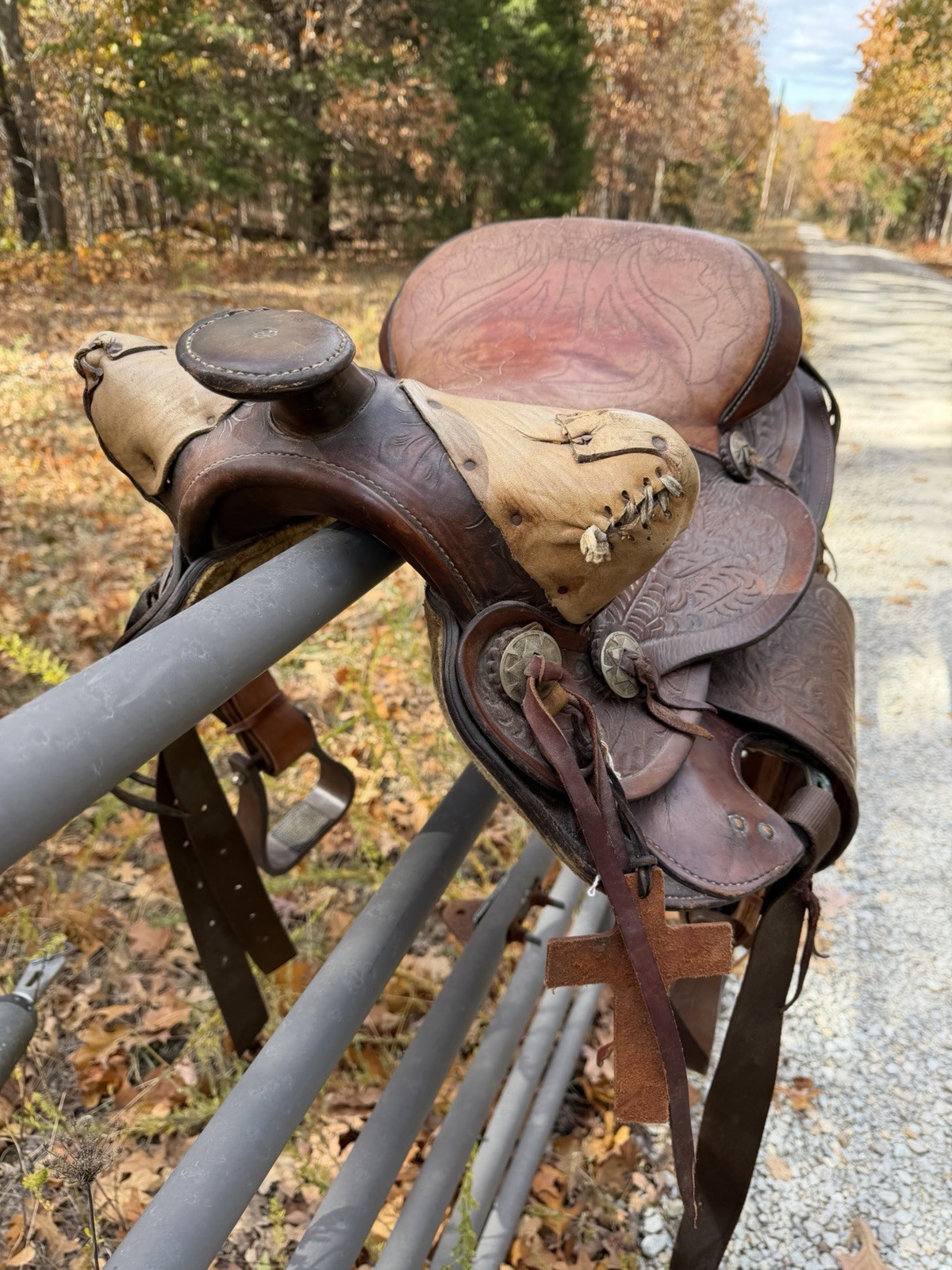 Western Saddle Décor – Rustic Cabin Display – Tooled Leather 15” VERY NICE DECOR