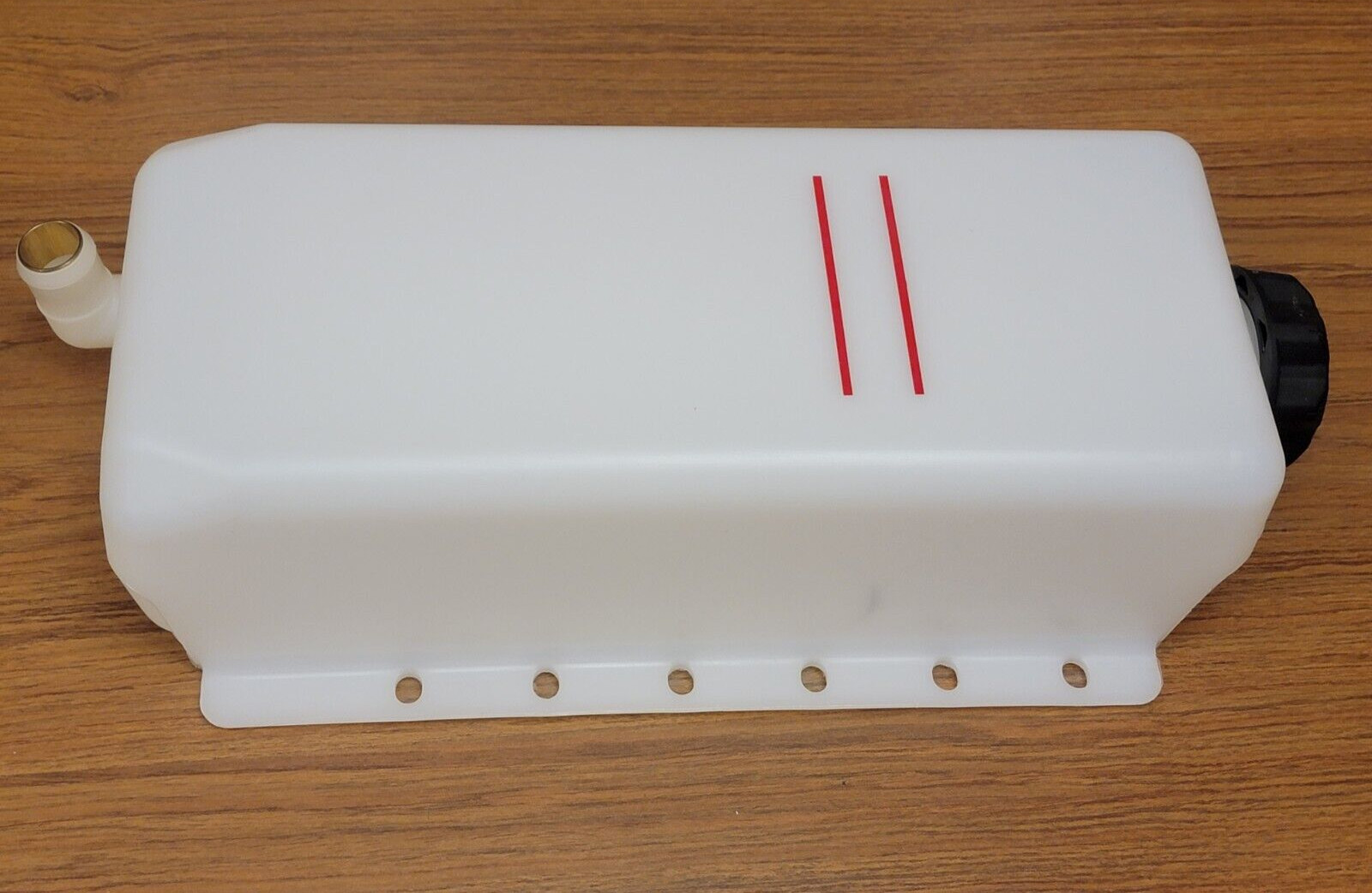 Swisher - 17899 - 6 Qt Hydraulic Tank w/ Fittings