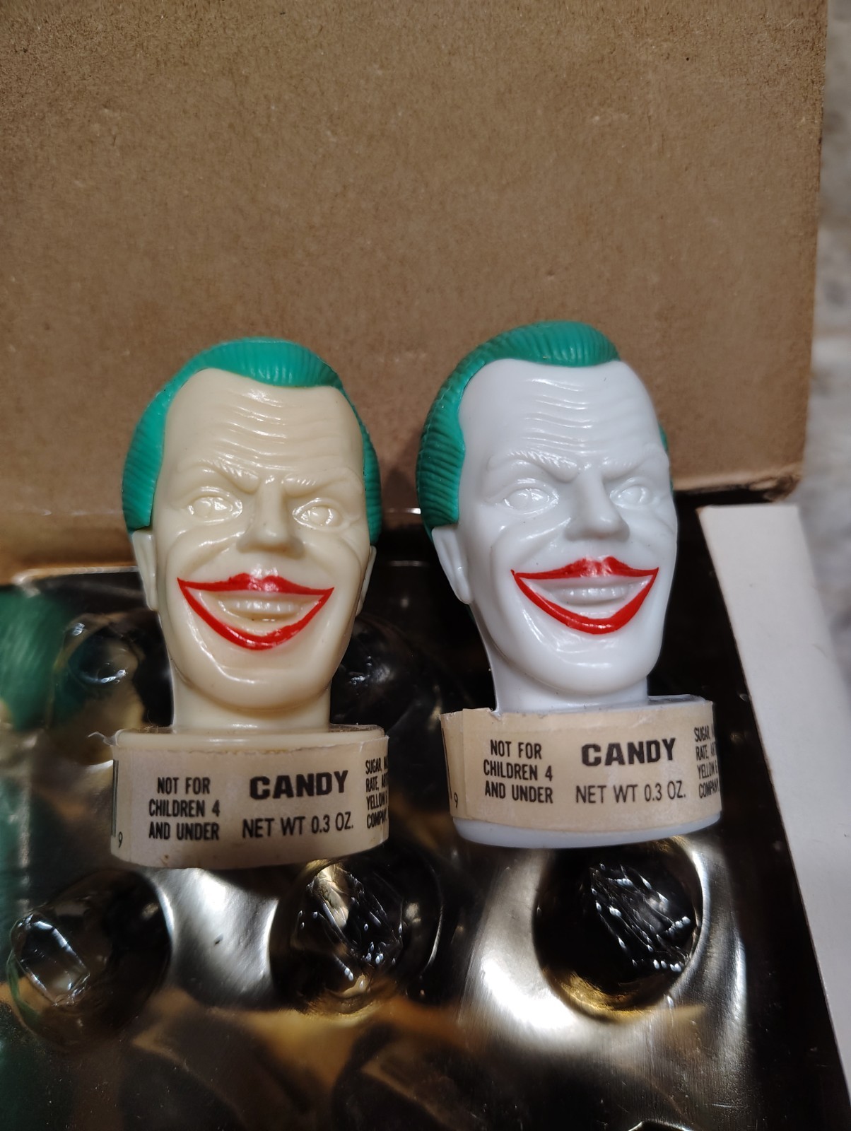 Vintage 1989 candy. Topps Batman Joker Plastic Figures open box w/ 24 packs