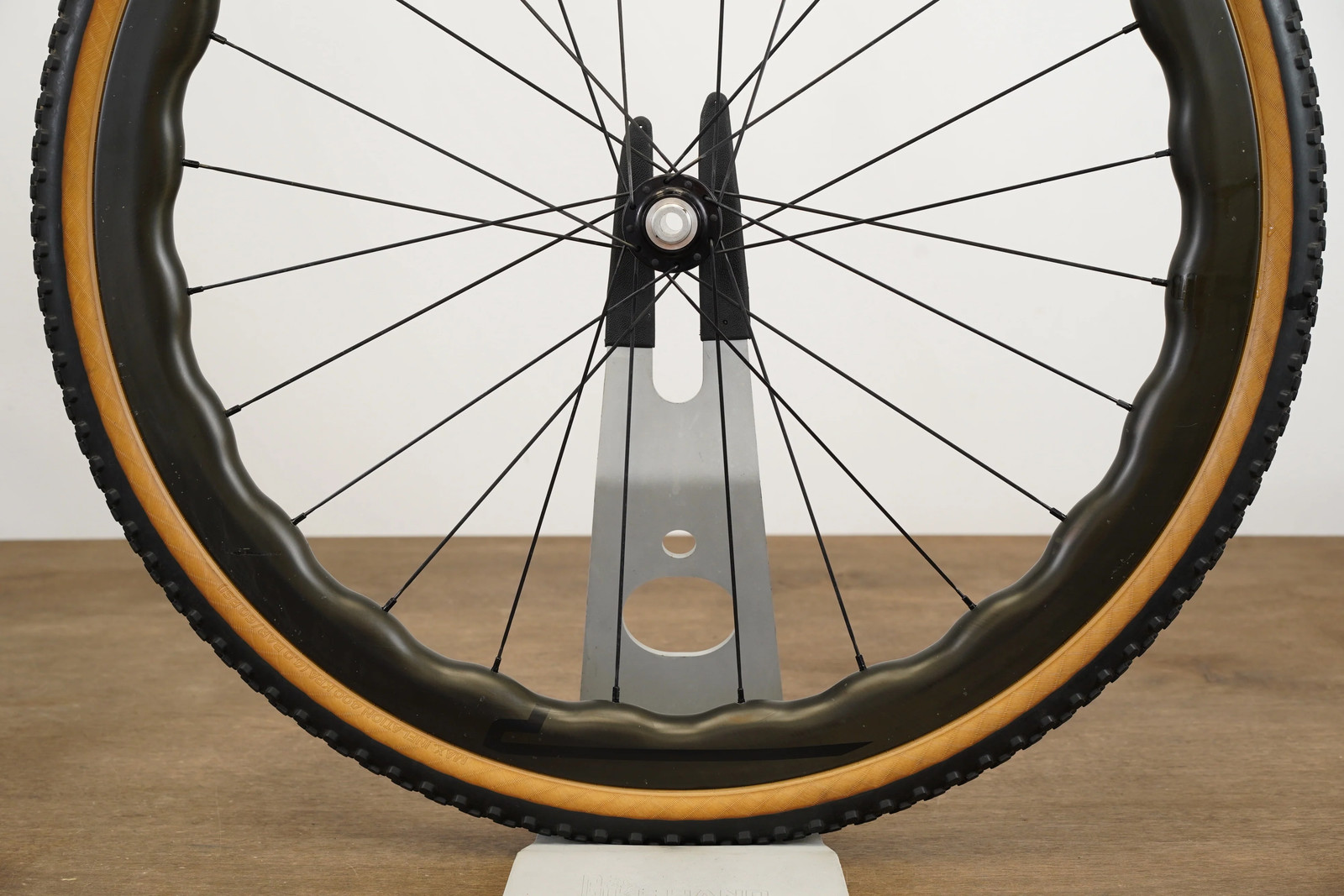 Princeton CarbonWorks Grit 4540 White Industries CLD Tubeless Carbon Disc