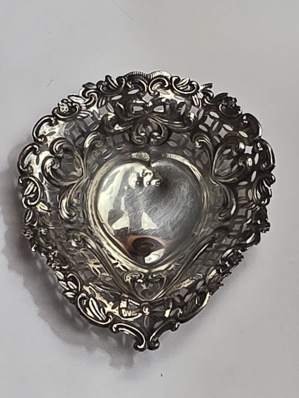antique 1898 English sterling silver filigree heart footed bonbon dish bowl