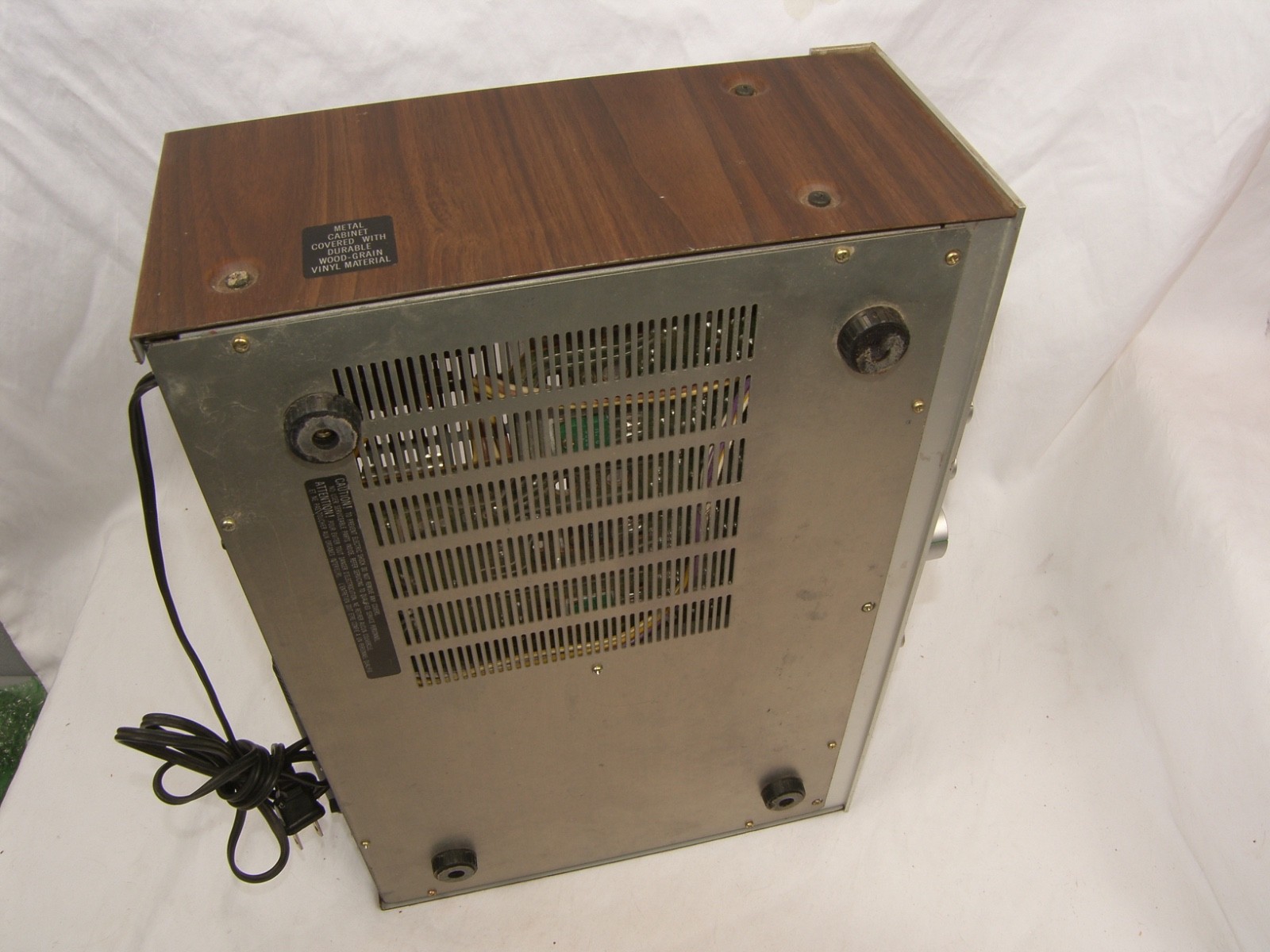 Akai AA-R20 AM/FM Stereo Receiver 26 Watts (Circa 1980) Silver Face Works Tested