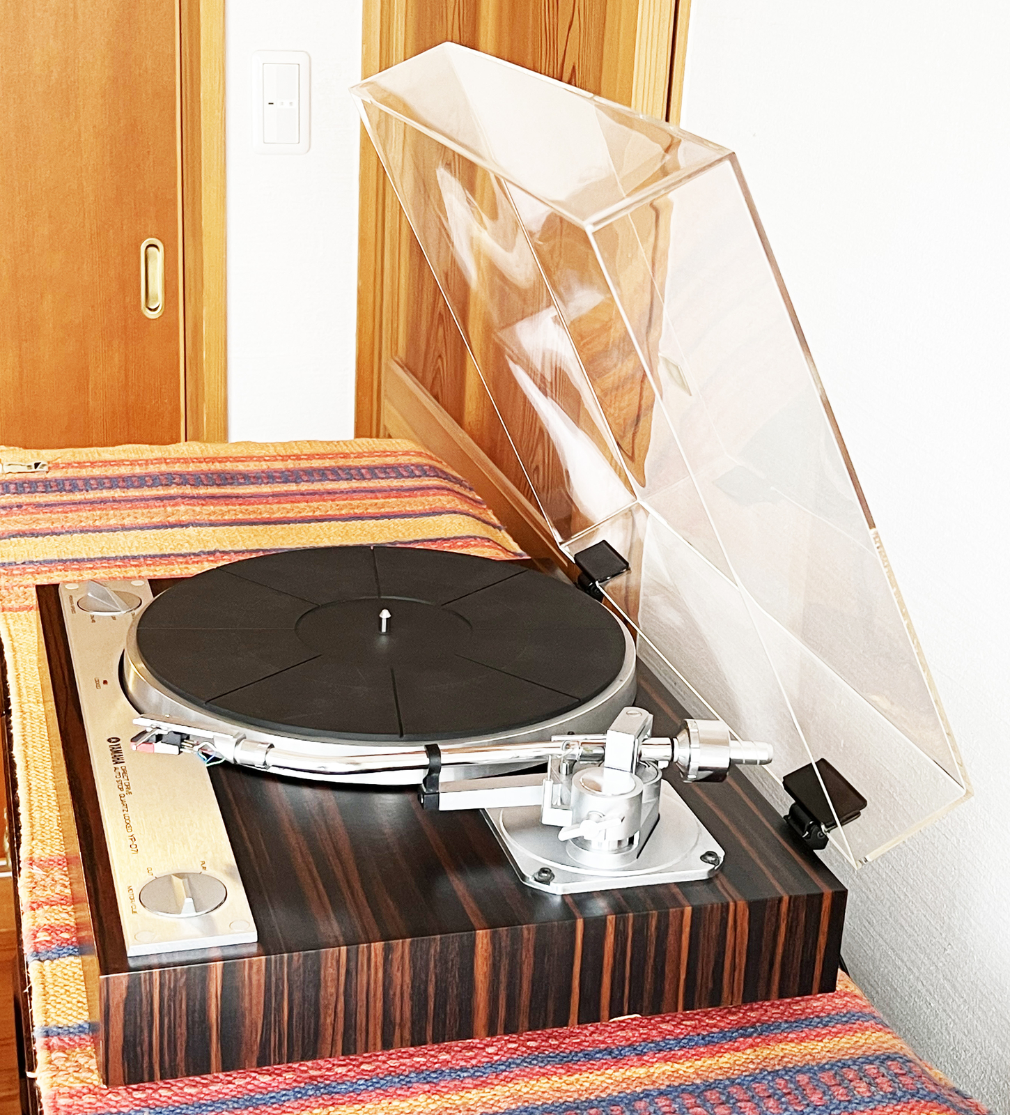 Yamaha YP-D71 Direct Drive Record Player Turntable Confirmed Excellent Operation