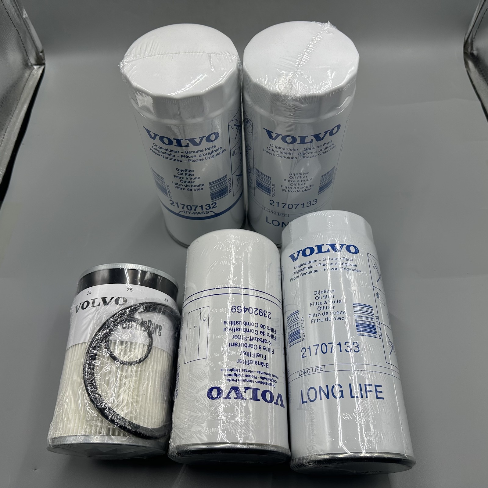 NEW Filter Kit Volvo D13 Oil, Fuel Filters 21707133 (2),21707132,23920469,19765