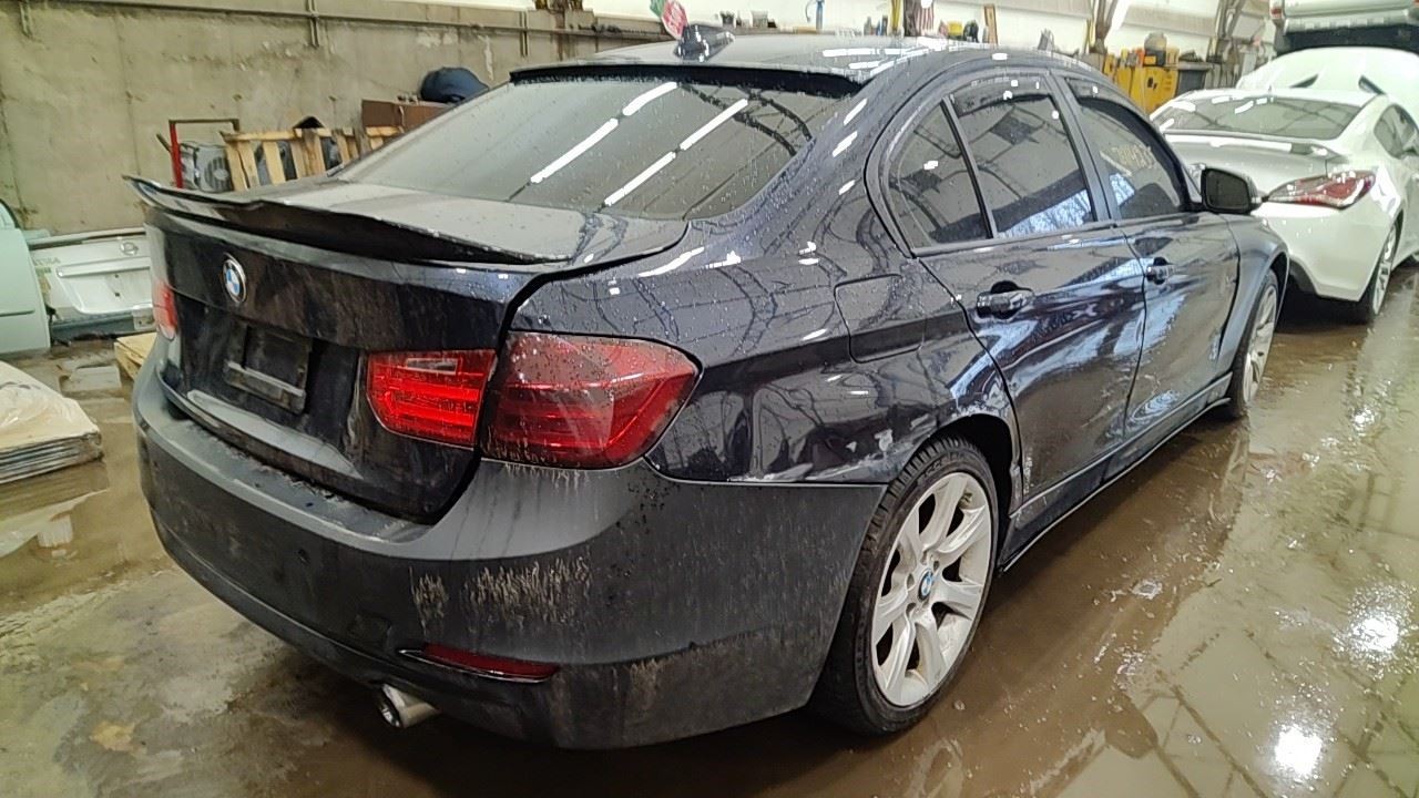 (LOCAL PICKUP ONLY) Roof Glass Fits 12-18 BMW 320i 7006501