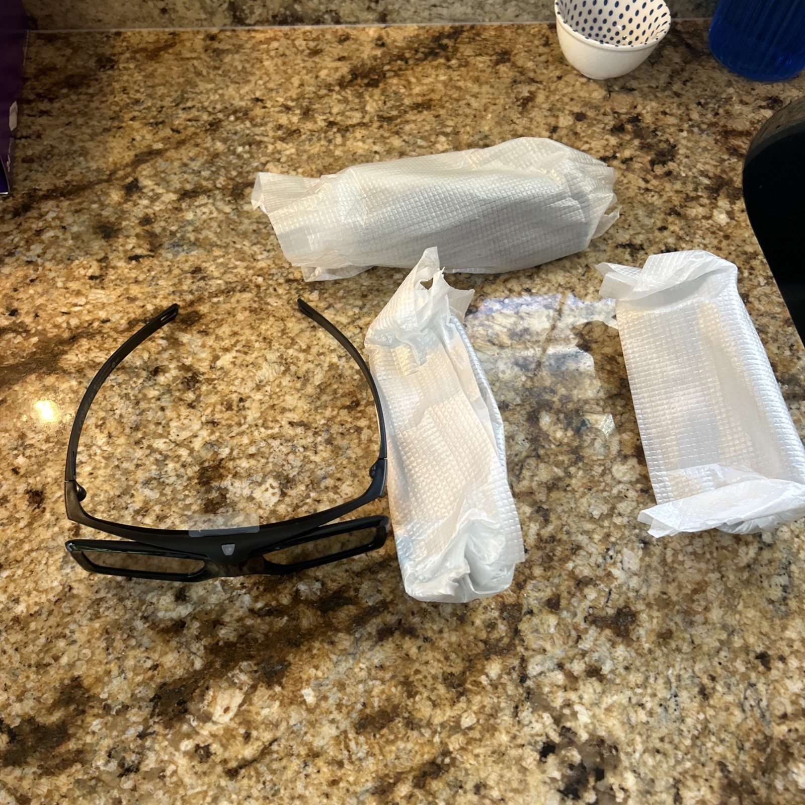 Set of 4 NOS New 3D Active Shutter Glasses Sony TDG-BT400A RF Bluetooth Lunettes