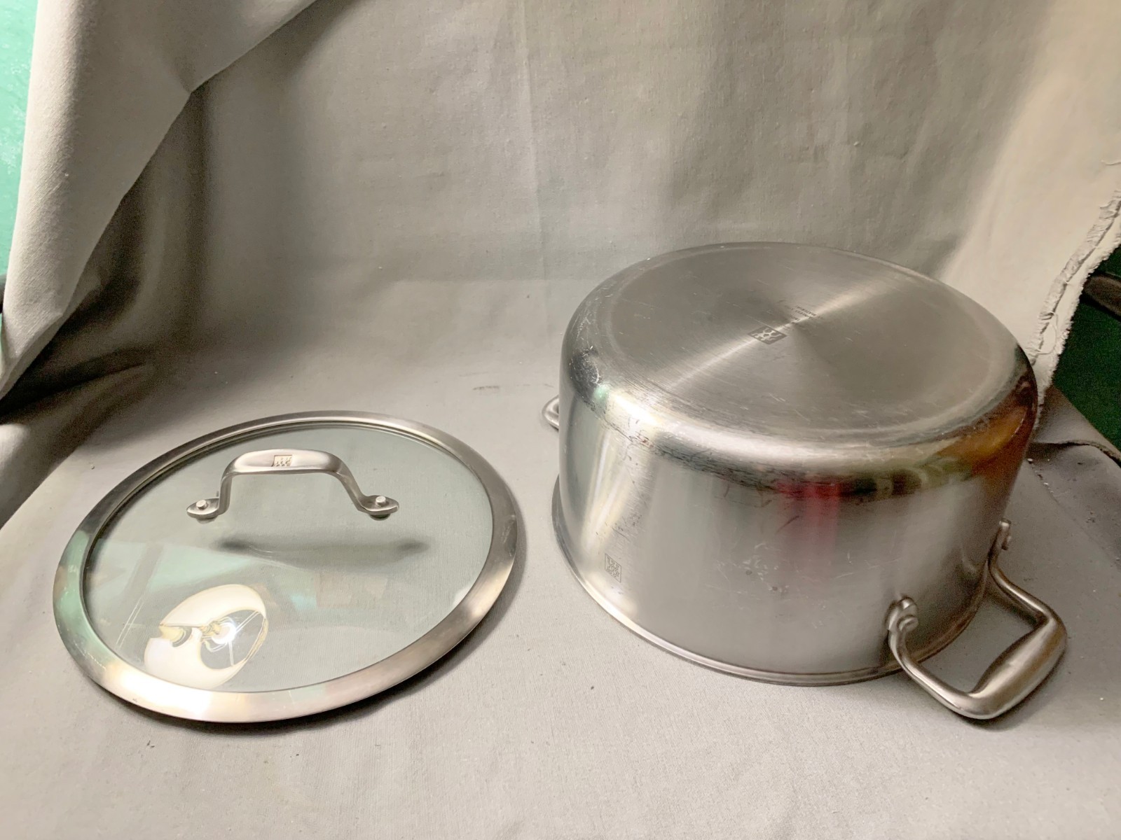 Zwilling J.A. Henckels 6 Qt. 10" 3 Ply 18/10 Stainless Steel Stock Pot Glass Lid