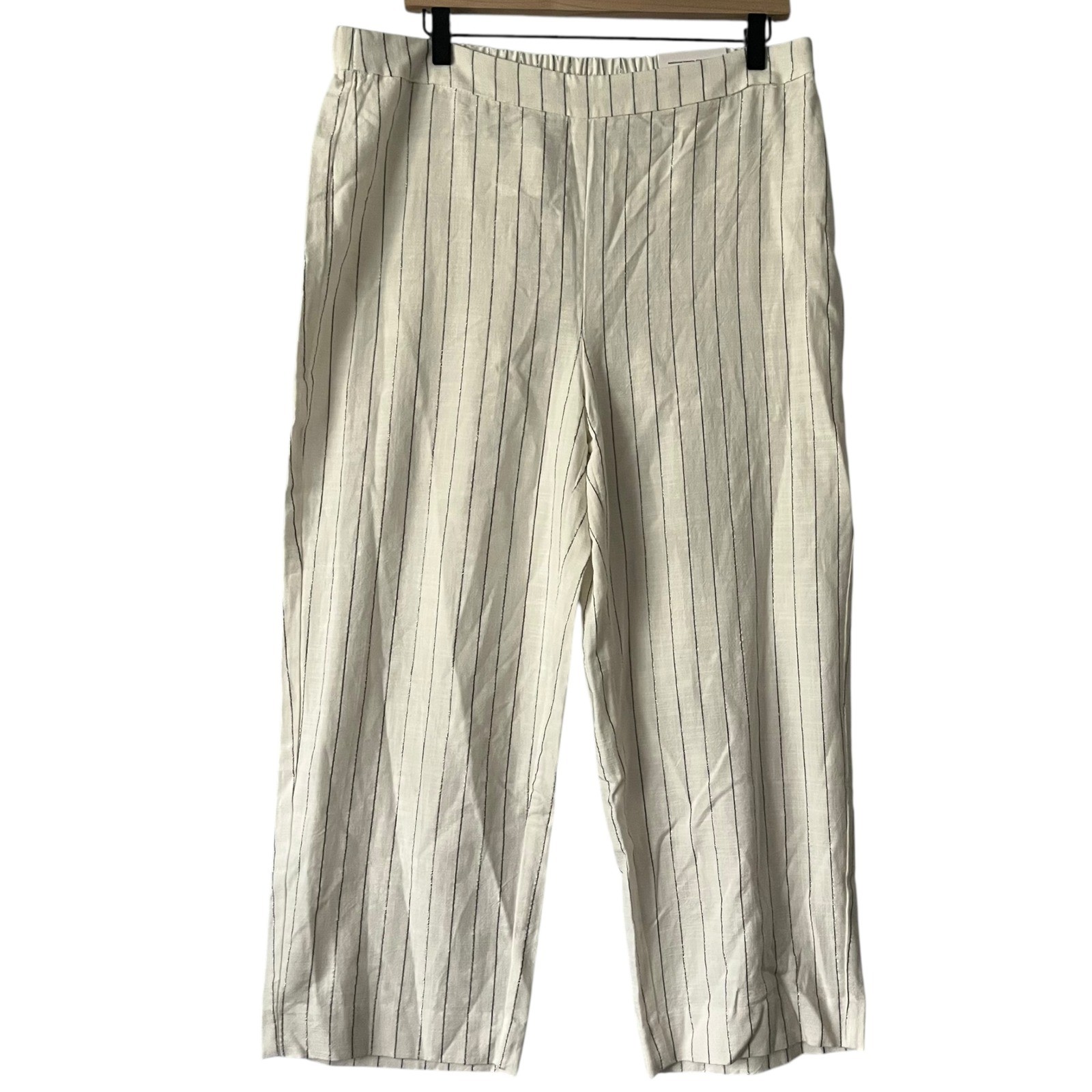 Chico's Size 2 US 12 Pull On Crop Fashion Pants Straight Metallic Stripes NEW