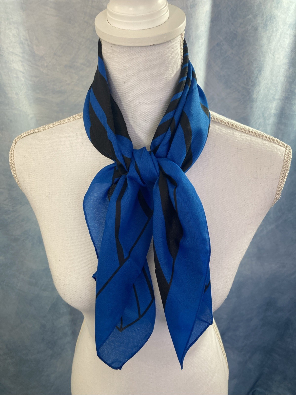 Vintage 1970s Valentina Fiore Women’s Scarf Black & Blue Geometric Design Square
