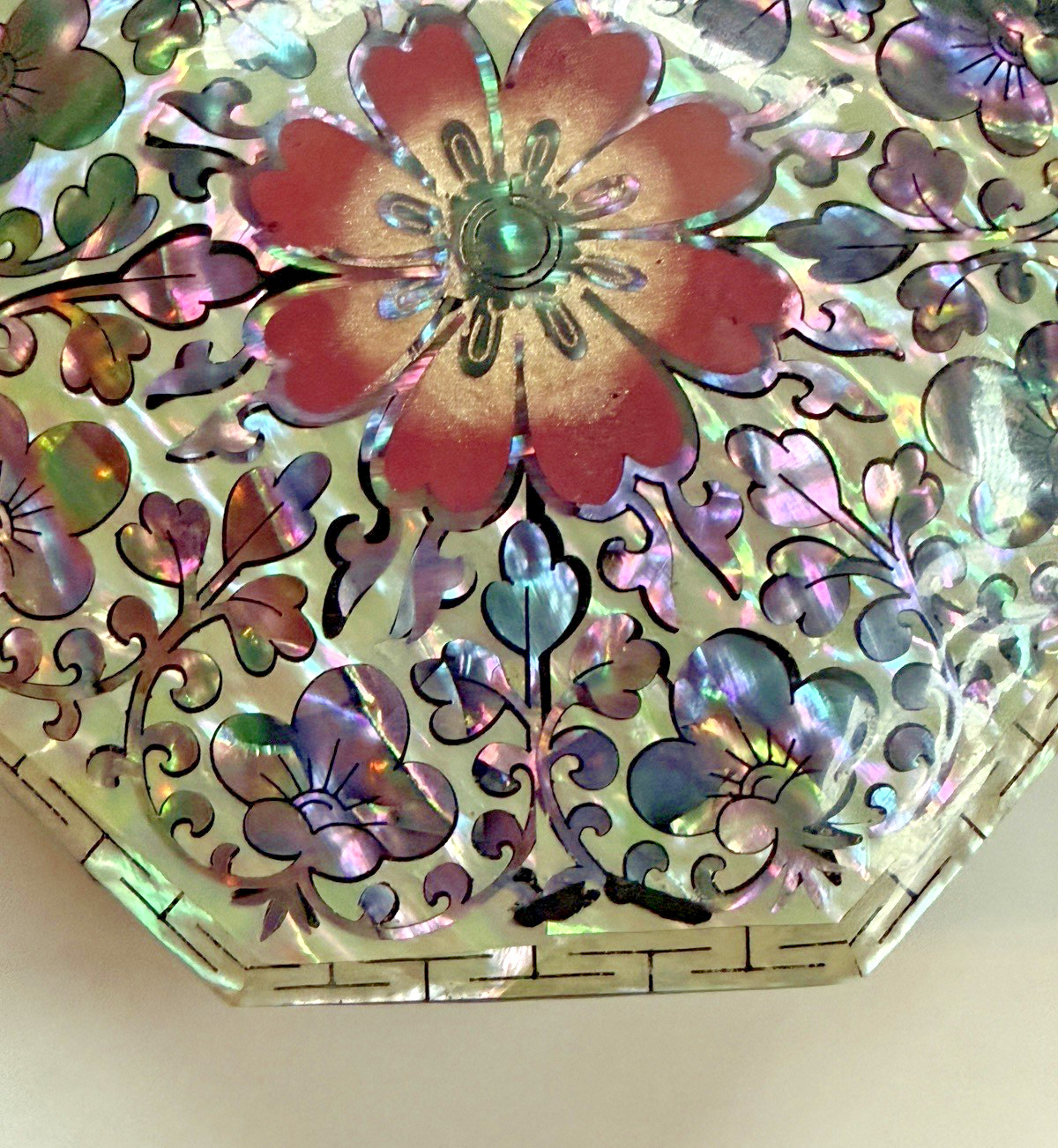 Floral ASIAN LACQUERED OCTAGON Trinket Jewelry BOX MOTHER OF PEARL INLAY