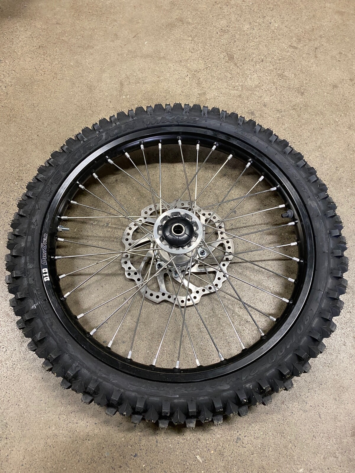 HONDA CRF250R CRF450R 2018-2025 DID DIRT STAR FRONT WHEEL 21X1.60 PIRELLI TIRE