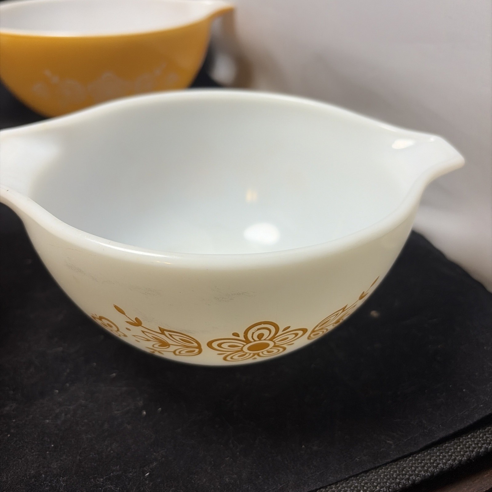 4 PYREX BUTTERFLY GOLD 4 CINDERELLA MIXING BOWLS 441-442-443 -444