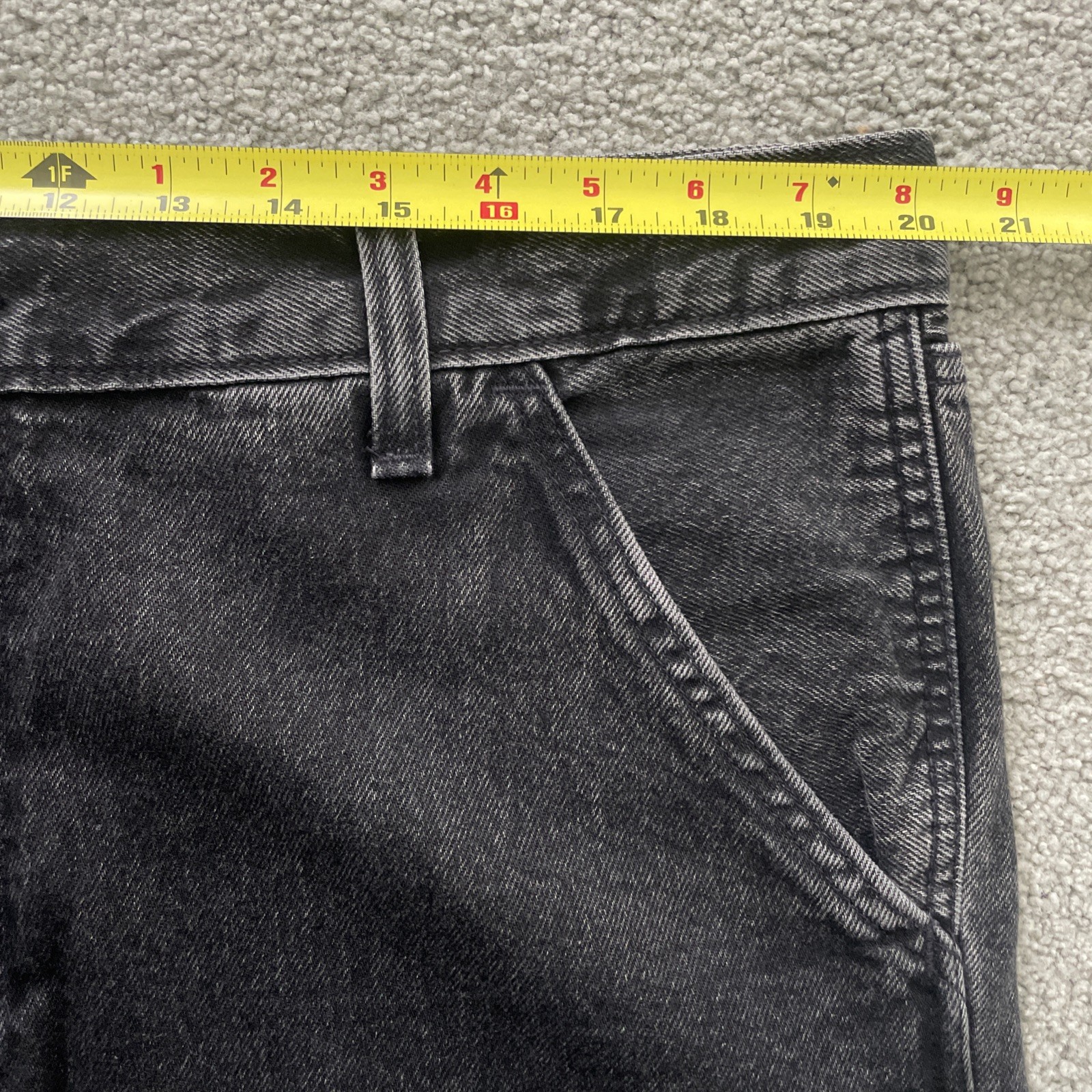 Levi's Premium 568 Loose Cargo Gray Jeans Men’s Tag Size 38x32 Measures 40X32