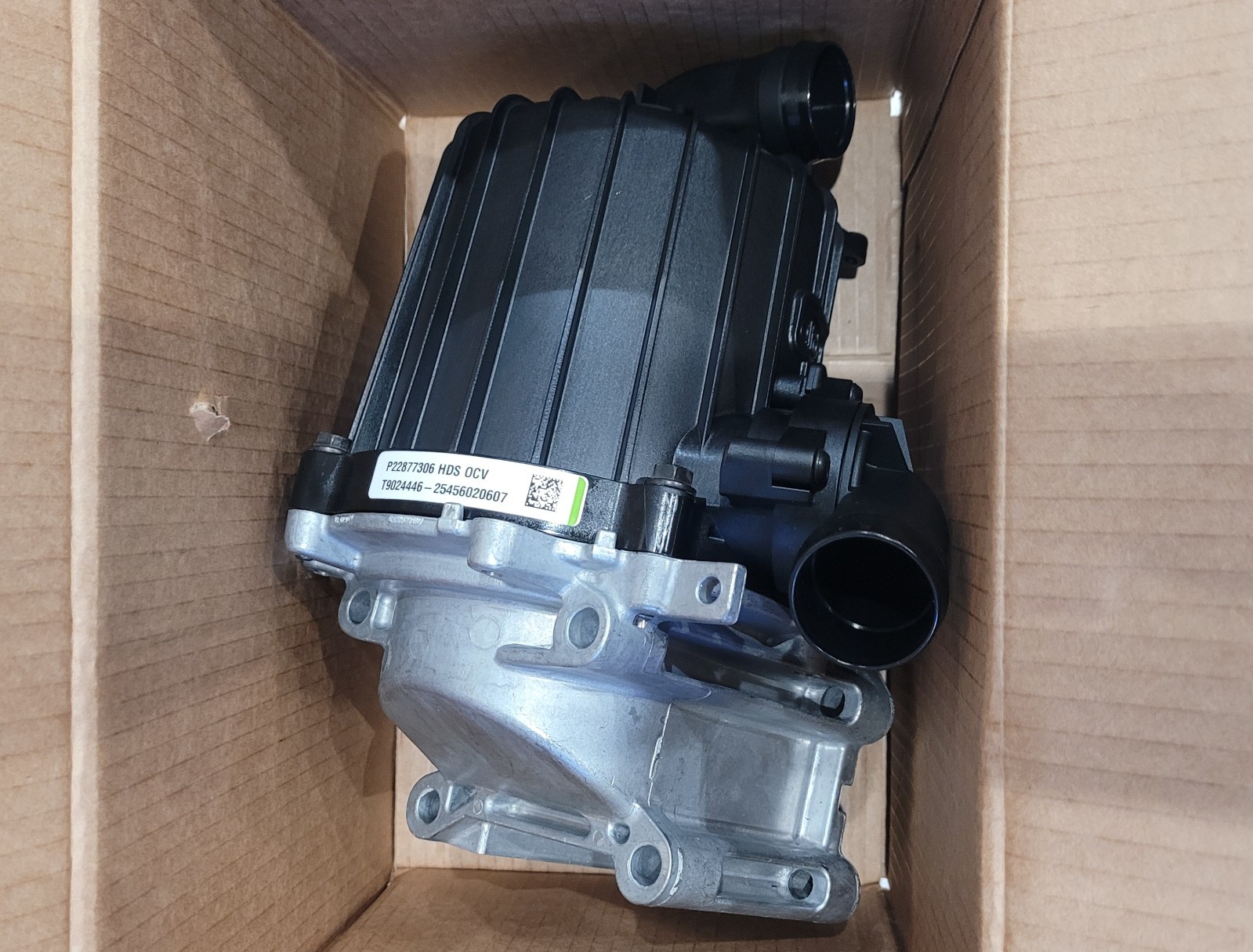 Genuine Volvo Crankcase Ventilation Oil Separator 22877306 21373547 D11 D13