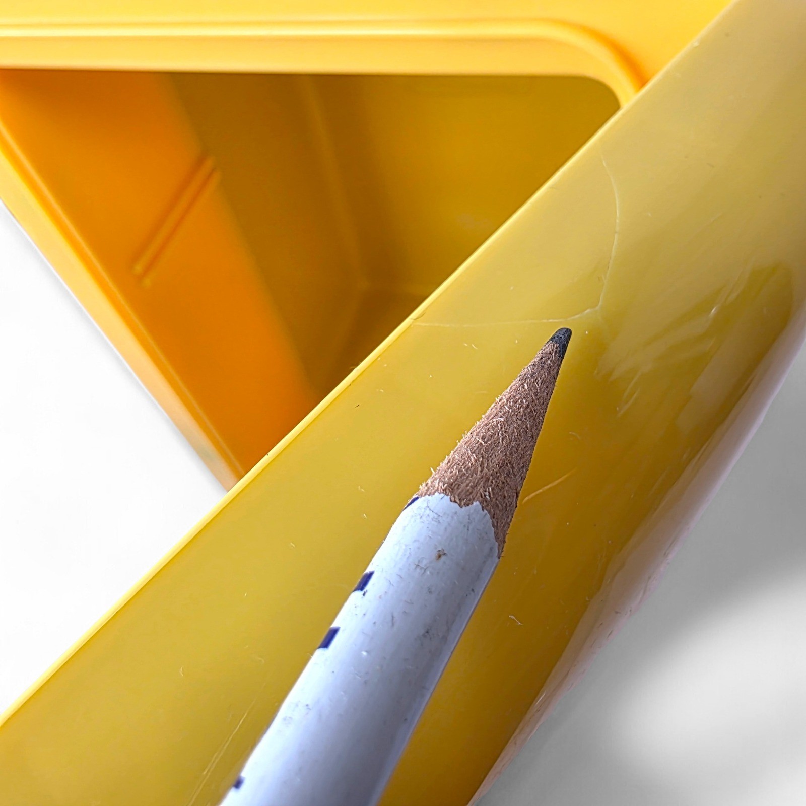 Fortnite Peely Nana Nana 6 Can Mini Fridge Yellow Portable Cooler WM-MIN6-FN