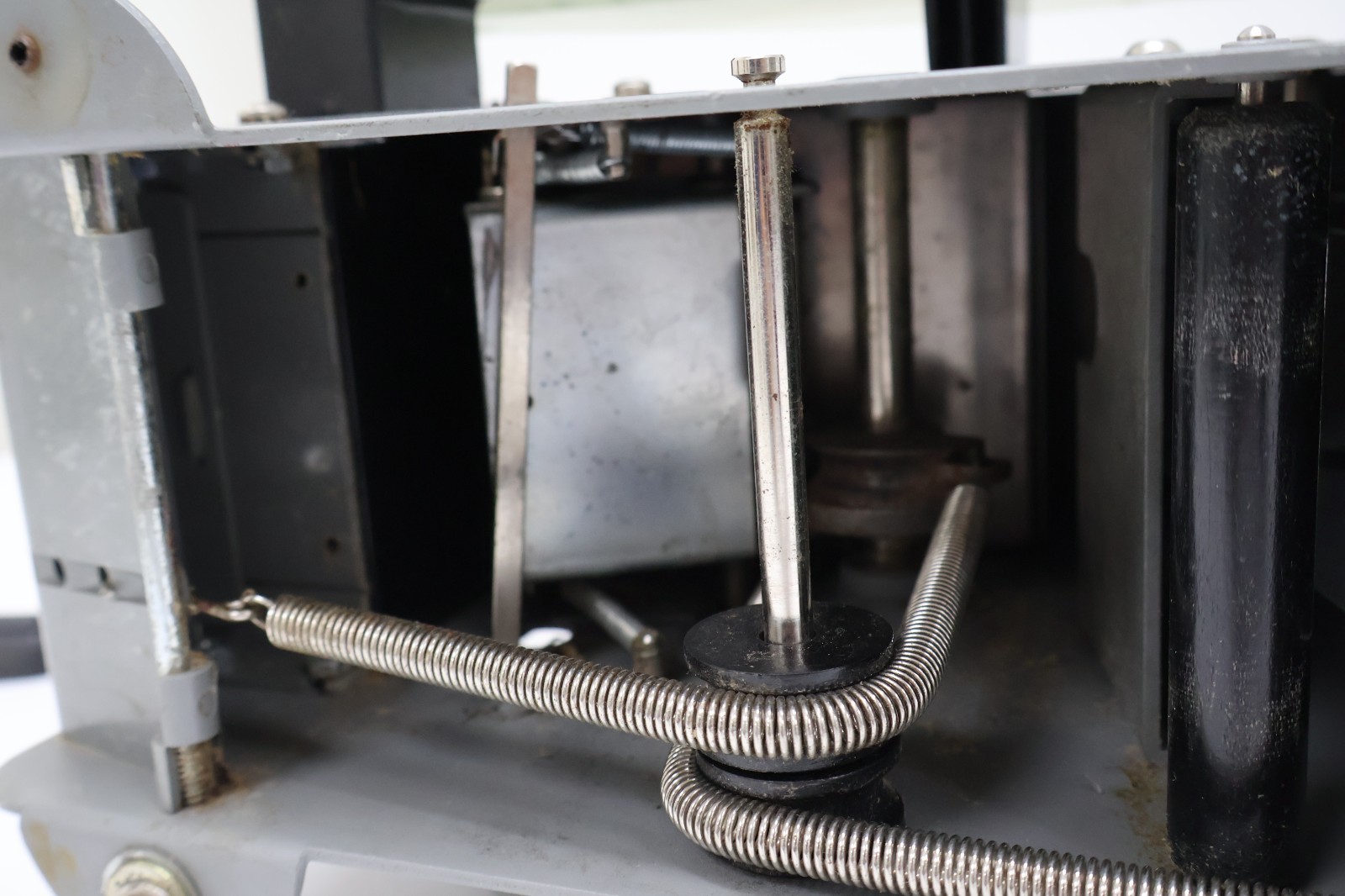 Better Pack 333Plus Manual Kraft Gummed Tape Dispenser Sealing