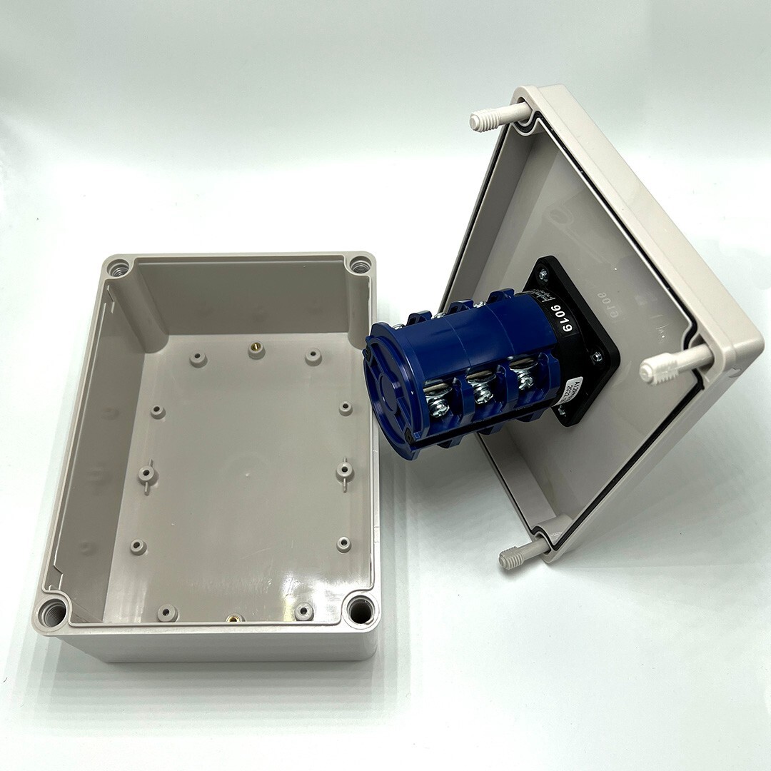 63A Manual Transfer Switch Line-Off-Inverter/Gen for (2) 120V or (1) 240V Device