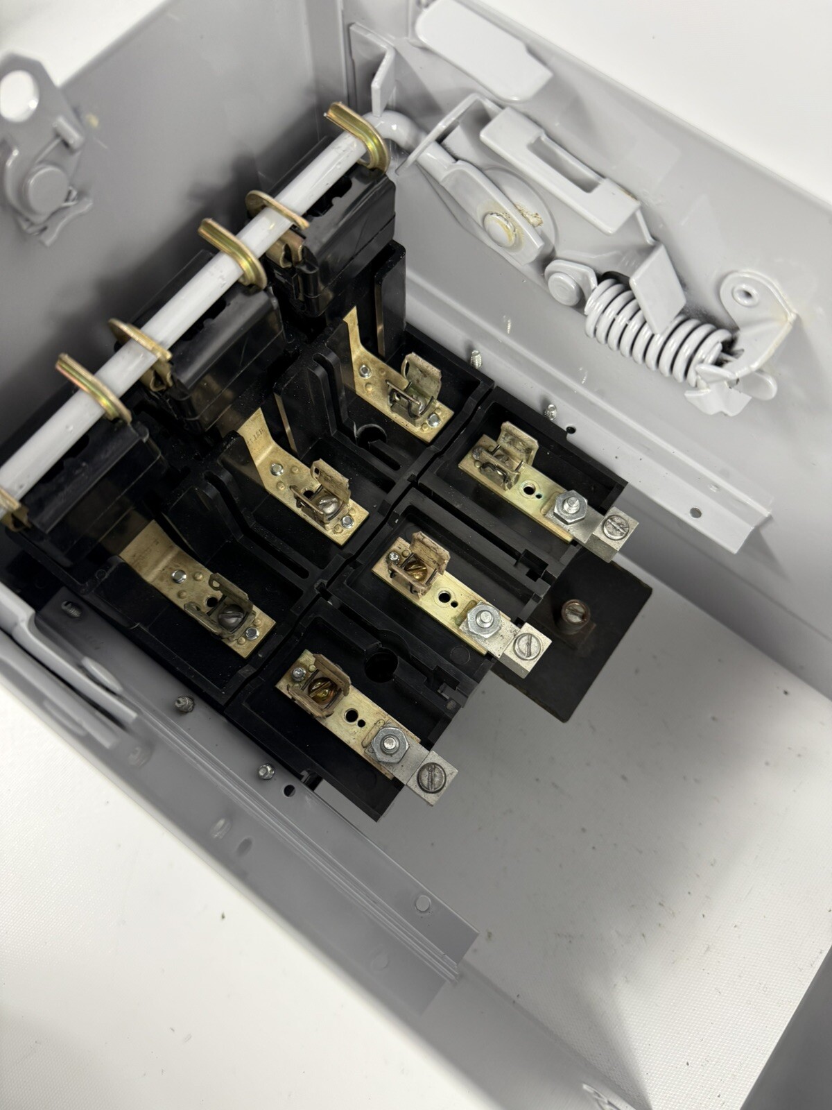 BOS16421 ITE Siemens 30 Amp 240V 3P 4 Wire Fusible Bus Plug BD Switch, 30A BOS
