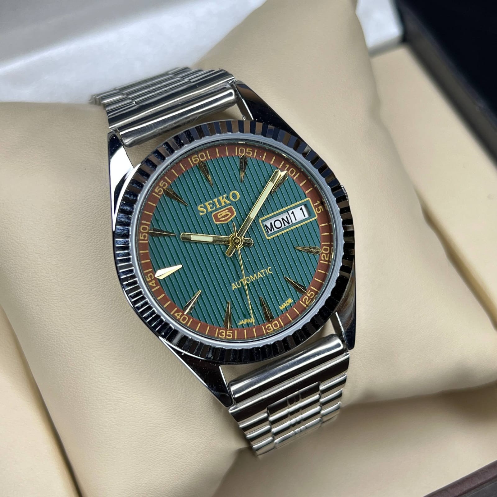 Vintage Refurbished Seiko 5 Green Automatic Day/Date Japan Men's Wrist Watch