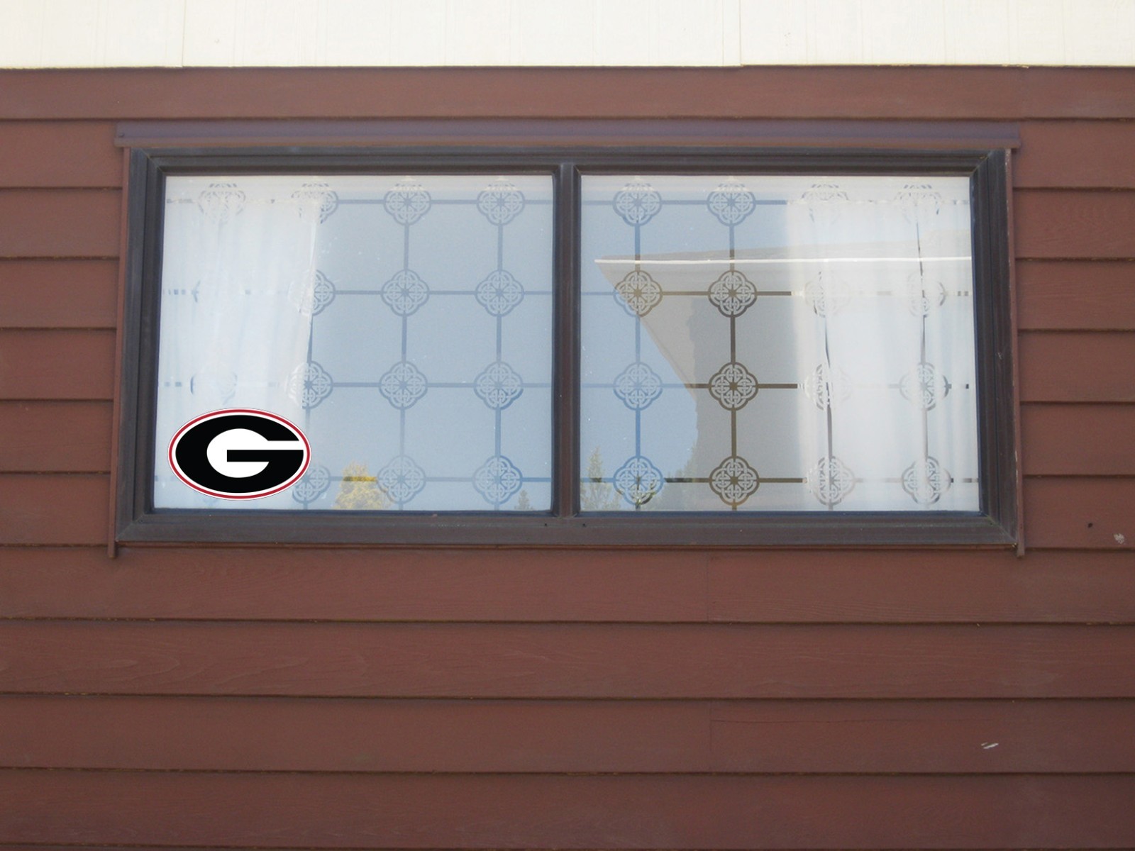 Georgia Bulldogs G Logo Die Cut Laminated Vinyl Decal Sticker All Weather Safe