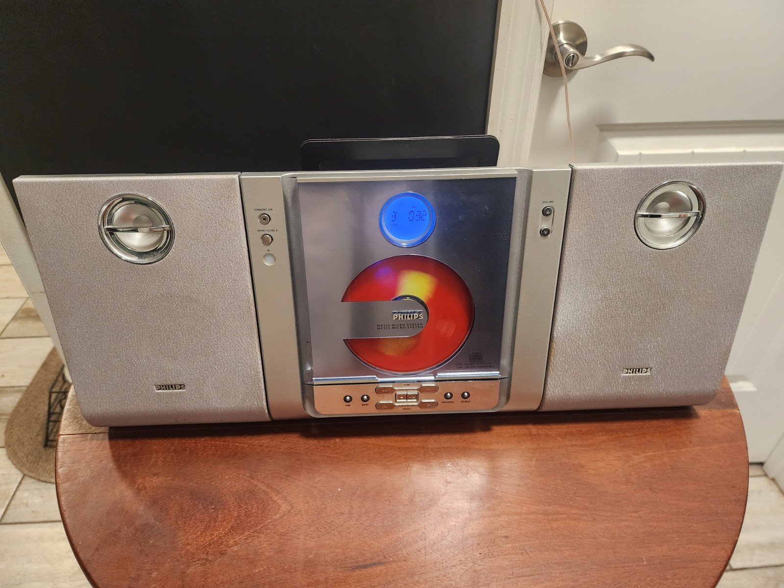 Philips Micro System MC235/37 CD Player AM/FM Radio Stereo No Remote