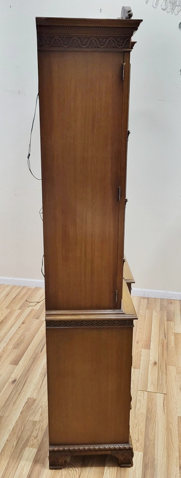 Antique AMERICAN English CHIPPENDALE Style Mahogany Arch Top BREAKFRONT Bookcase