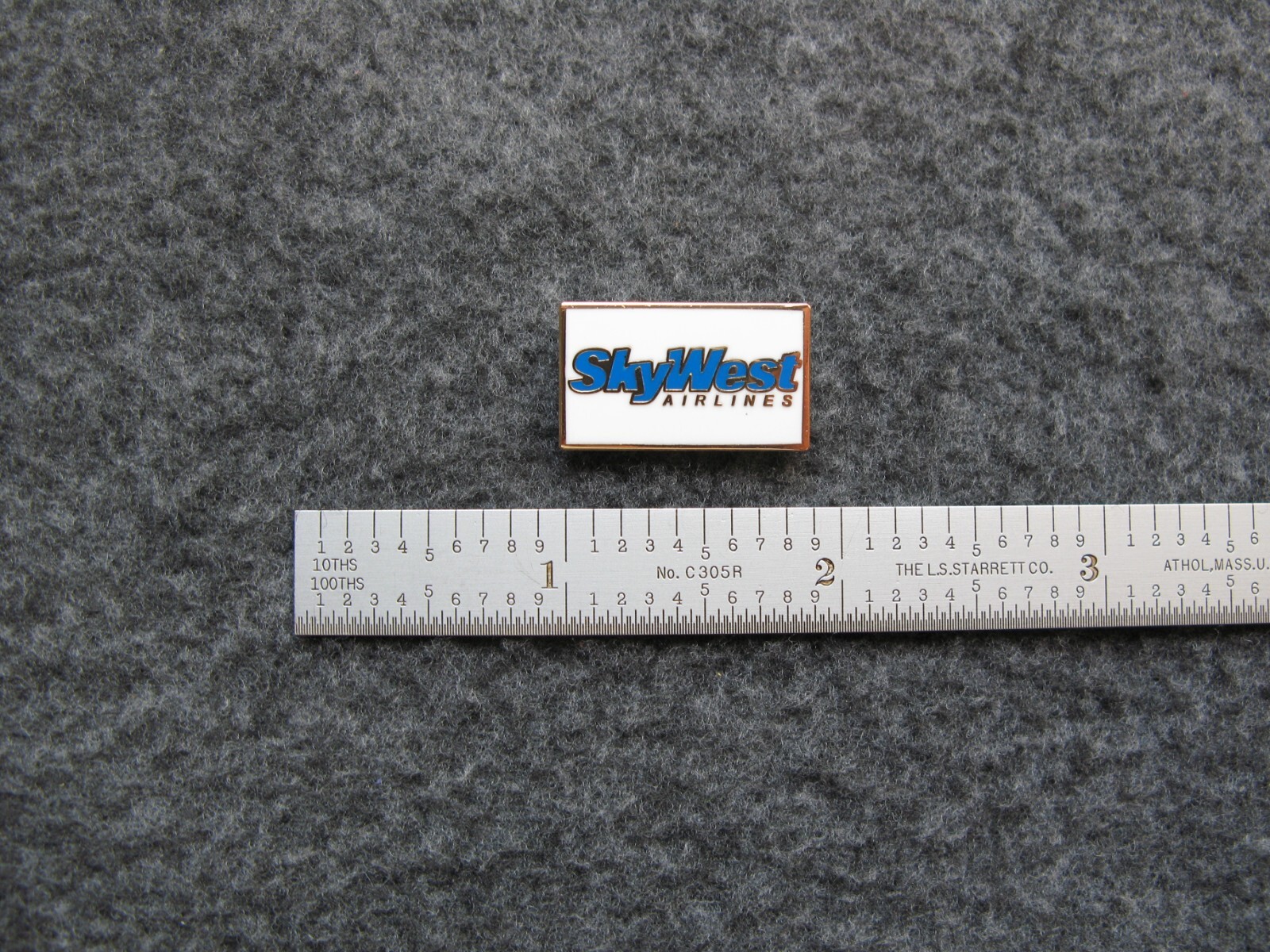 SKYWEST AIRLINES BLUE LOGO PIN.