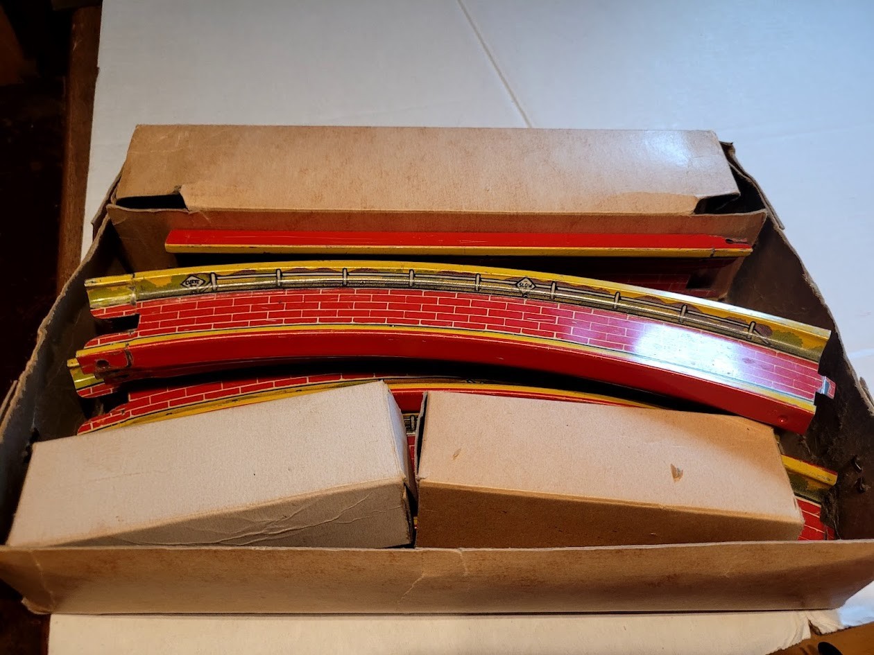 NICE SELDO SEEN Vintage 1930's MARX MYSTERY TUNNEL W/ TWO WIND UP CARS in BOX