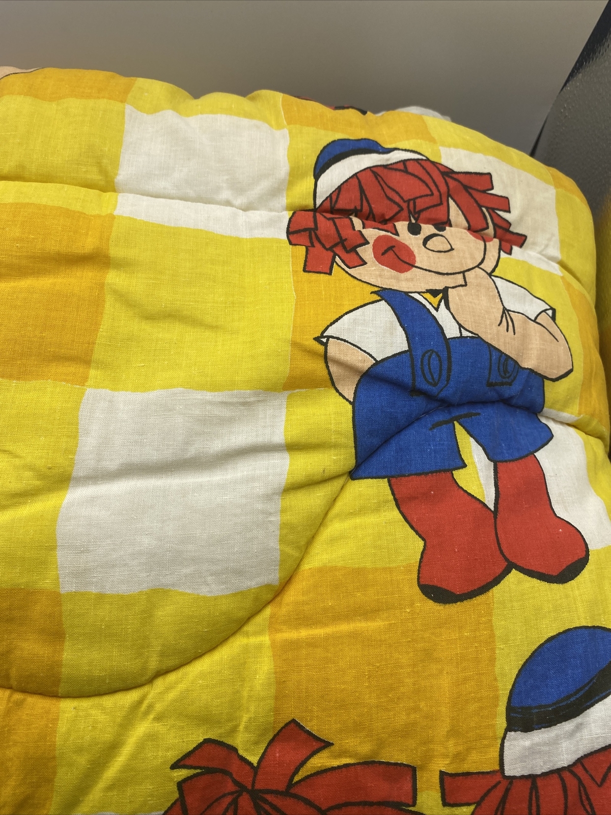 Vintage 1975 Raggedy Ann & Andy Quilted Sleeping Bag Blanket 31" x 72"