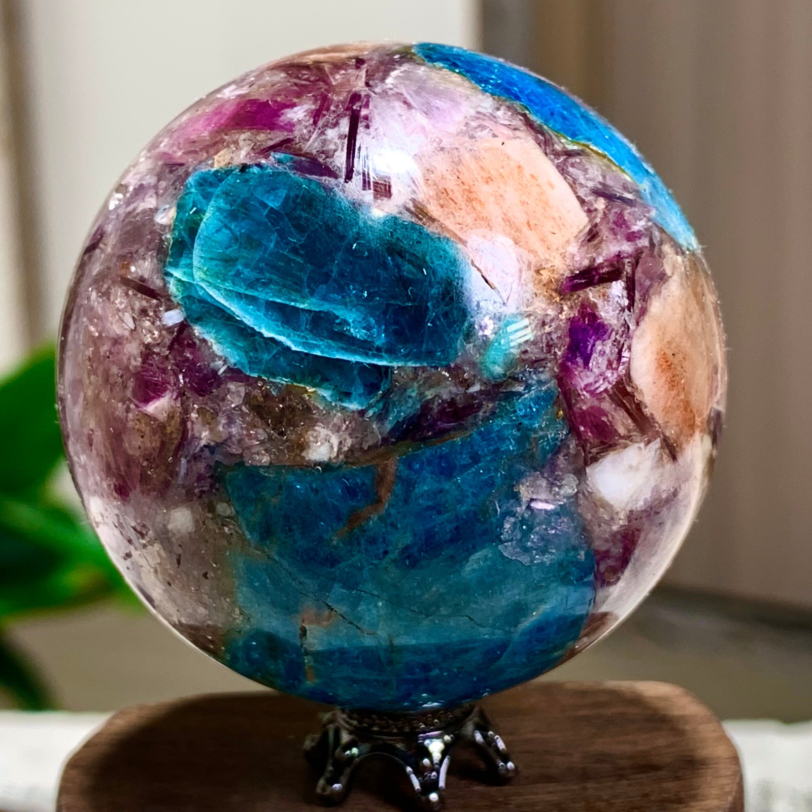 190G Natural Blue Aptite +Sun Stone purple lepidolite Sphere mineral sample