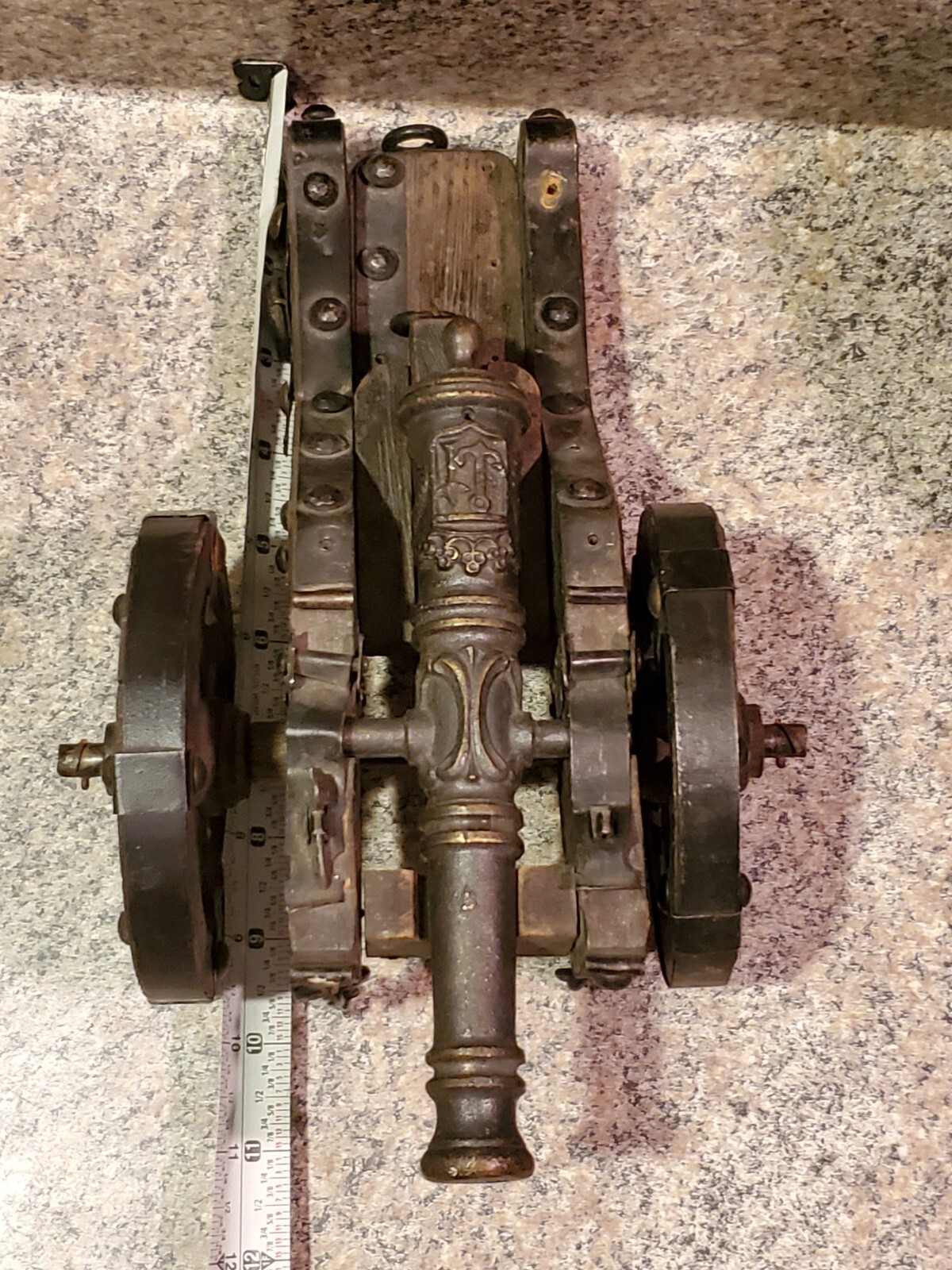 Model of a Spanish Field cannon, circa 16th century Replica Metal And Wood (Z6)