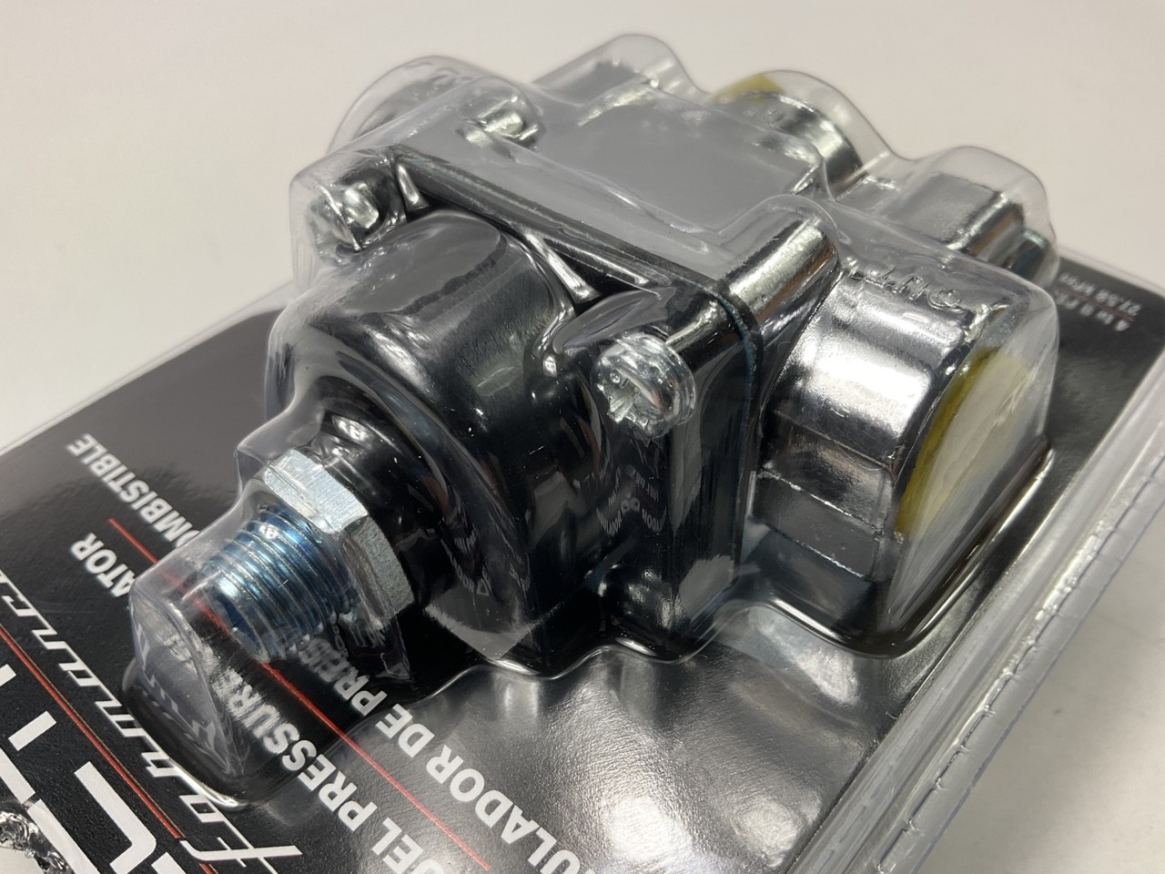 Spectre 2519 Universal 5-9 PSI Fuel Pressure Regulator 3/8" Barbs, Carburetor