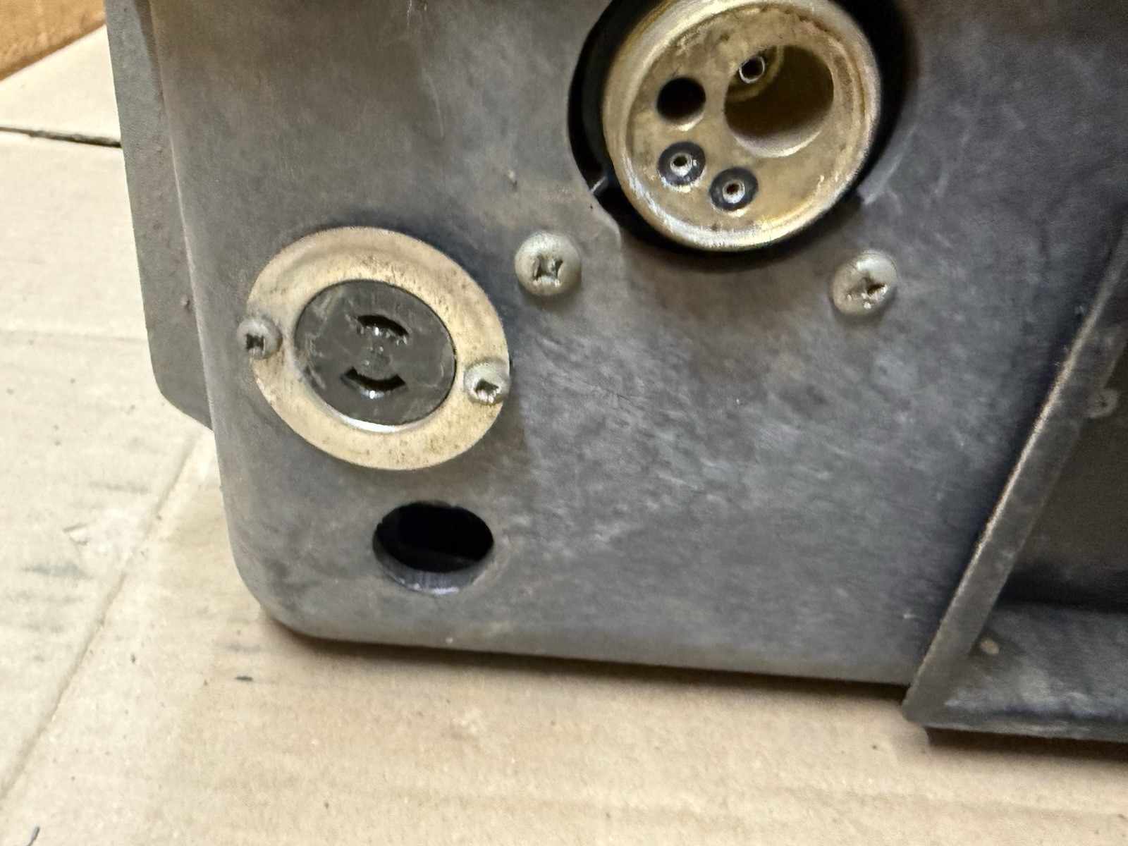 ESAB 300 AVS Mobilefeed Suitcase Portable Wire Feeder