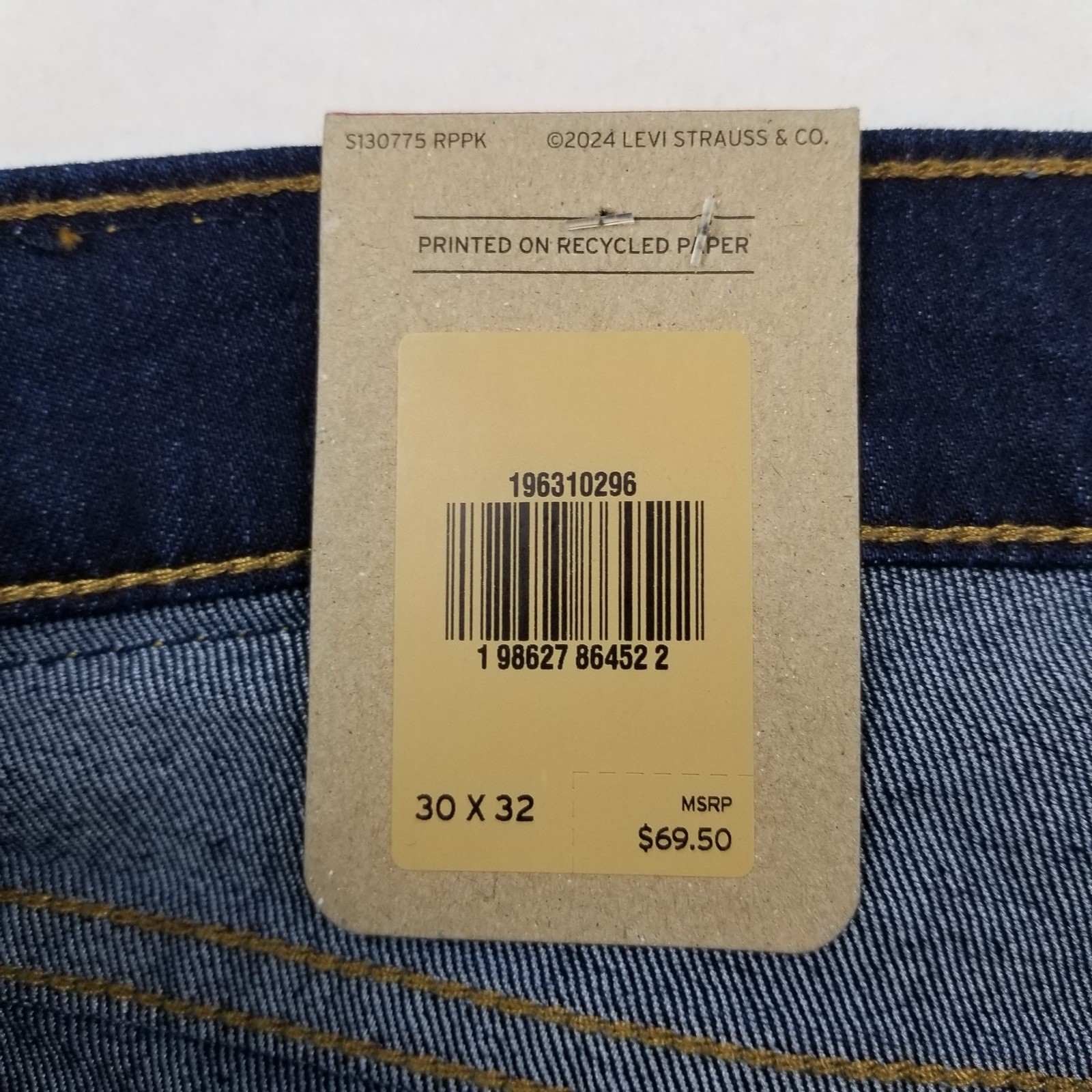 Levi's Women's Denim 314 Shaping Straight Jean Size 30 x 32 Dark Wash