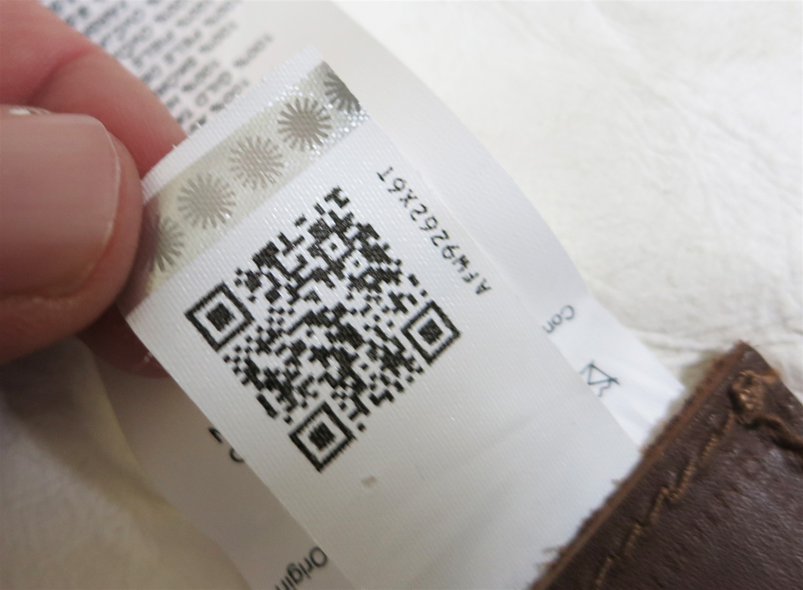 UGG Australia Home Sheepskin Area Rug Natural Double 2' x 3' Fur Rug *NEW*