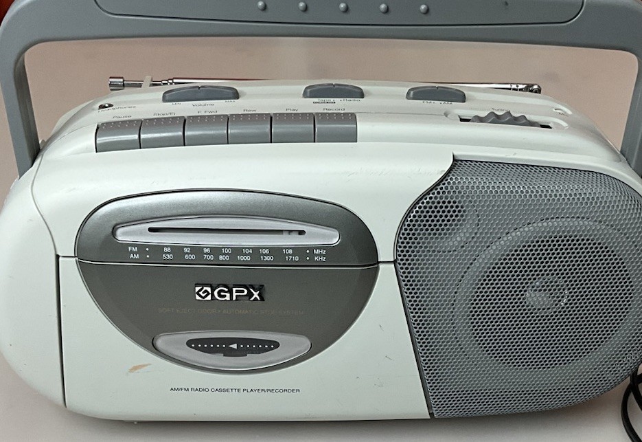 GPX AM/FM Radio Cassette Player Recorder Boombox AC/Battery Tested Worksn