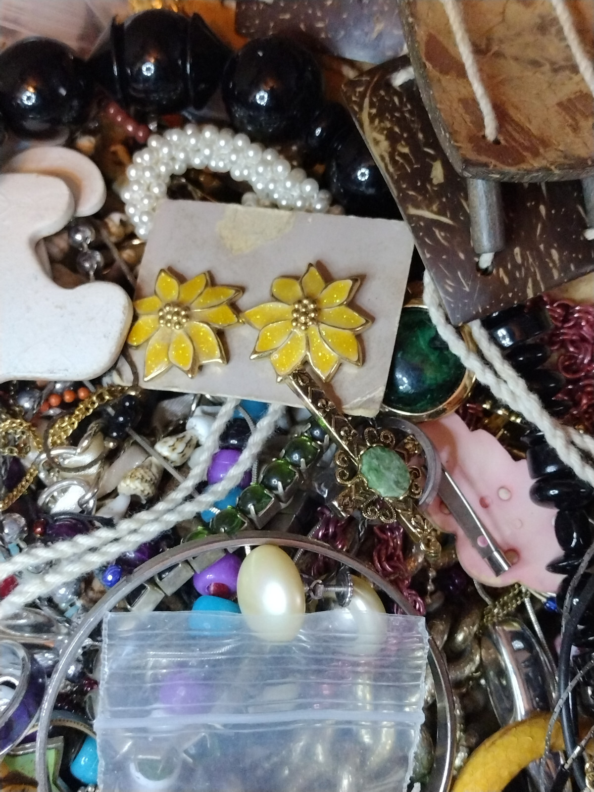 Jewelry Lot for crafts, repair, and reselling 3lbs plus See drescription