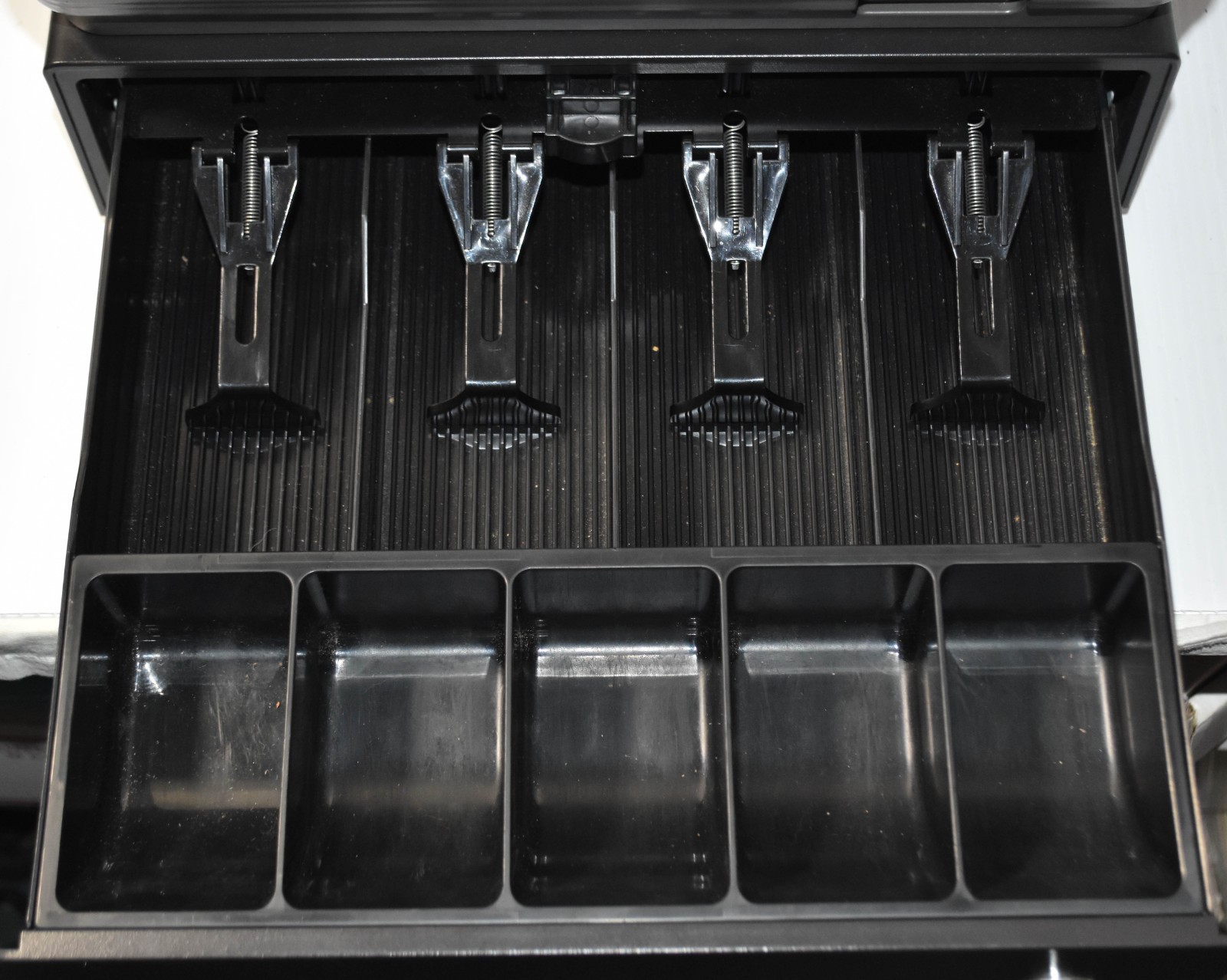 Sharp XE-A207 Electronic Cash Register - No Keys - Tested & Working