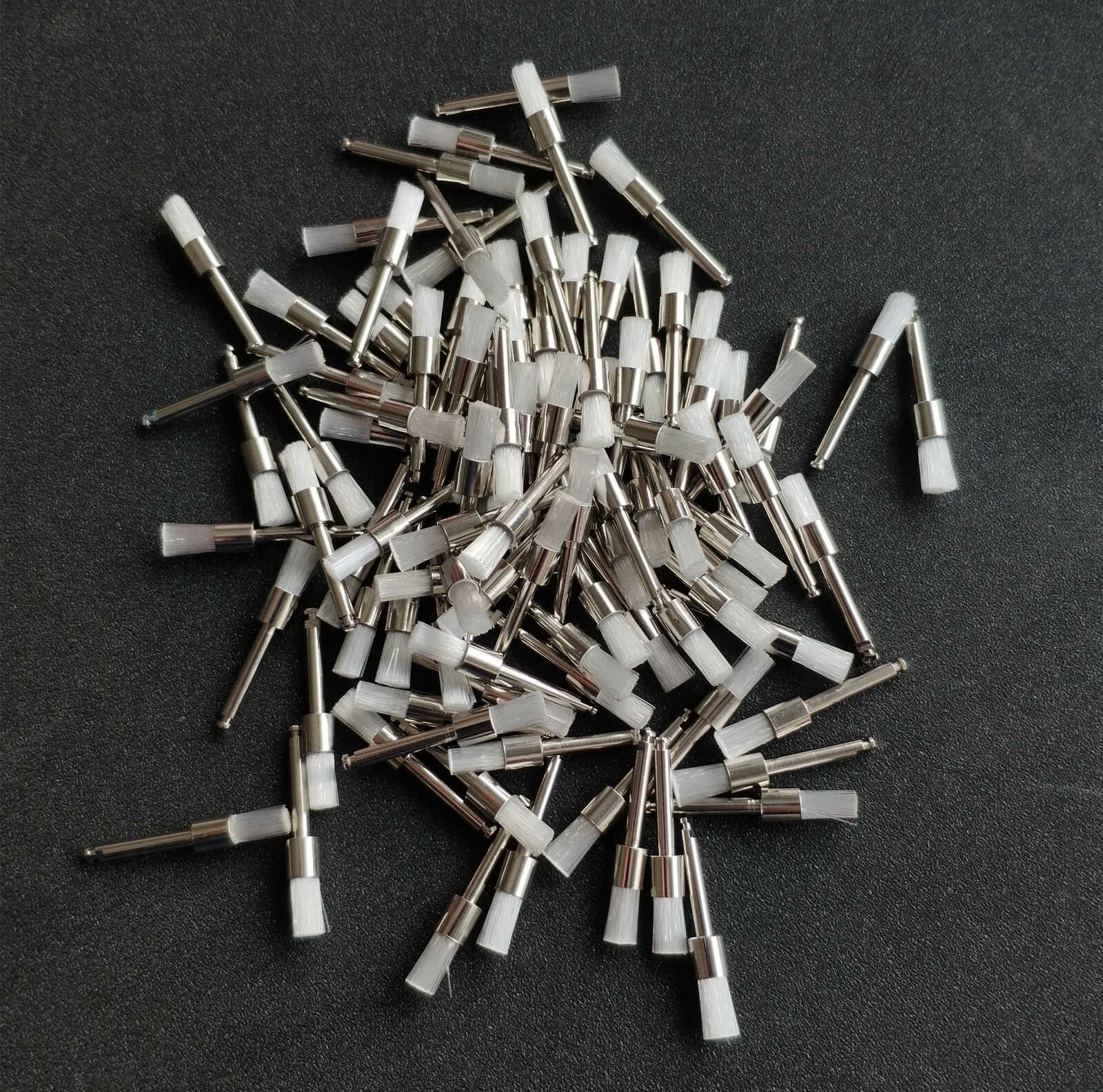 100 Pcs Dental Disposable White Nylon Polishing Flat Latch Polisher Prophy Brush