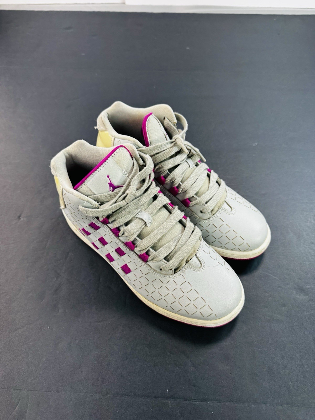 Nike Air Jordan Illusion 705535-009 Gray Basketball Shoes Sneakers Girls Size 6Y