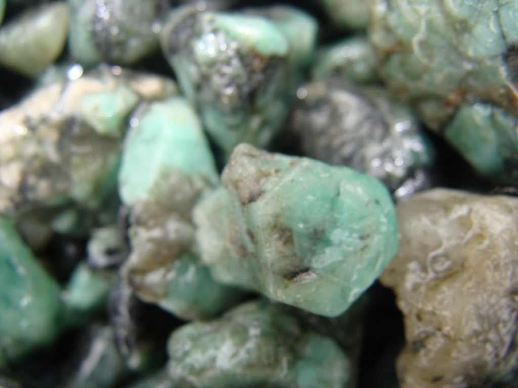 500 Carat Lots of Unsearched Natural Emerald Rough + a FREE faceted gemstone