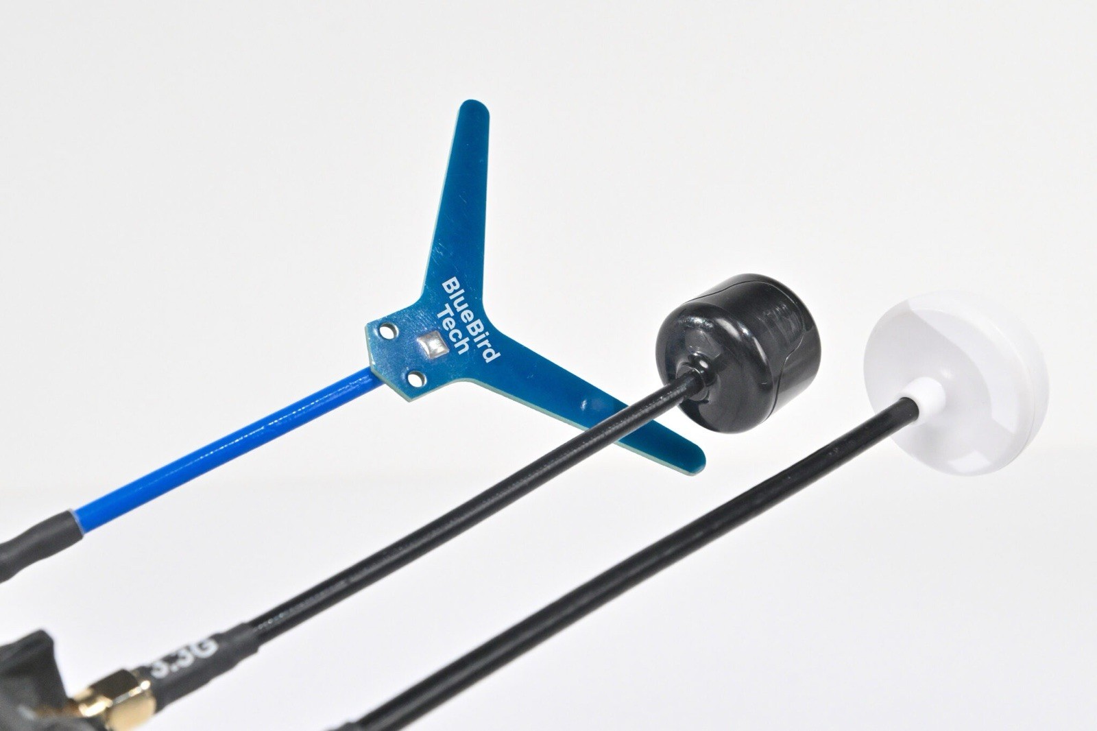 CHUYKA 3.0 FPV Drone Detector 1.2/3.3/5.8GHz RF Video Signal Scanner