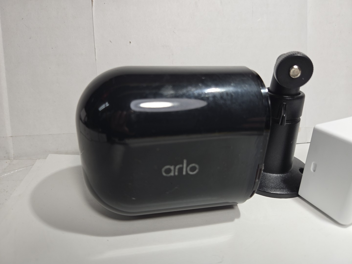 Arlo Ultra 2 4K UHD Wireless Camera Excellent Working Condition Black