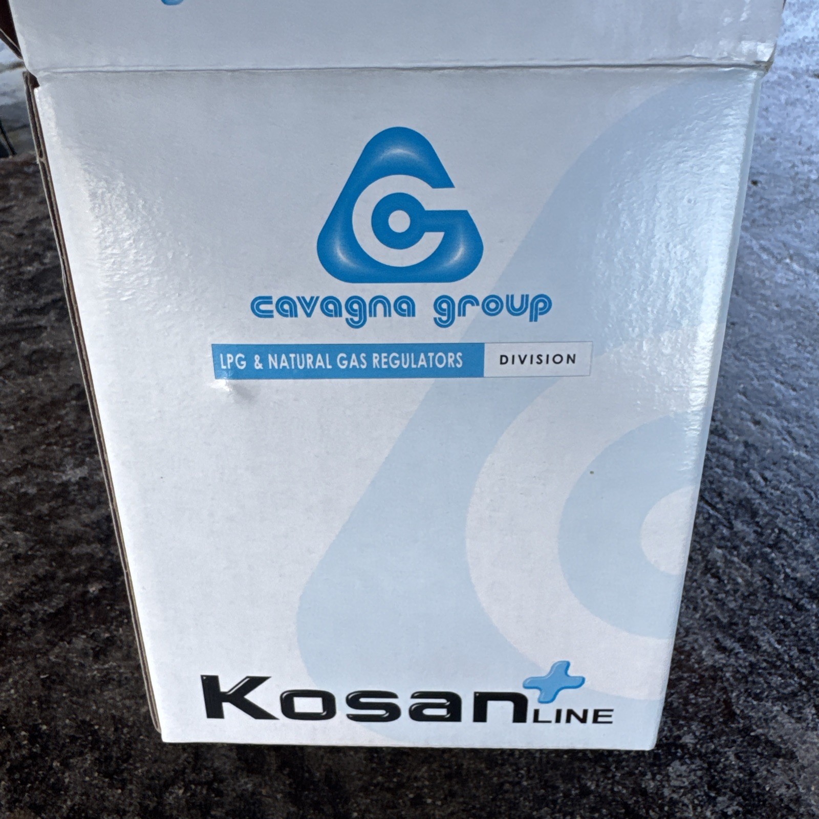 Cavagna Kosan 988HP-05 1st Stage Propane Regulator Outlet 1/2" NPT Inlet POL