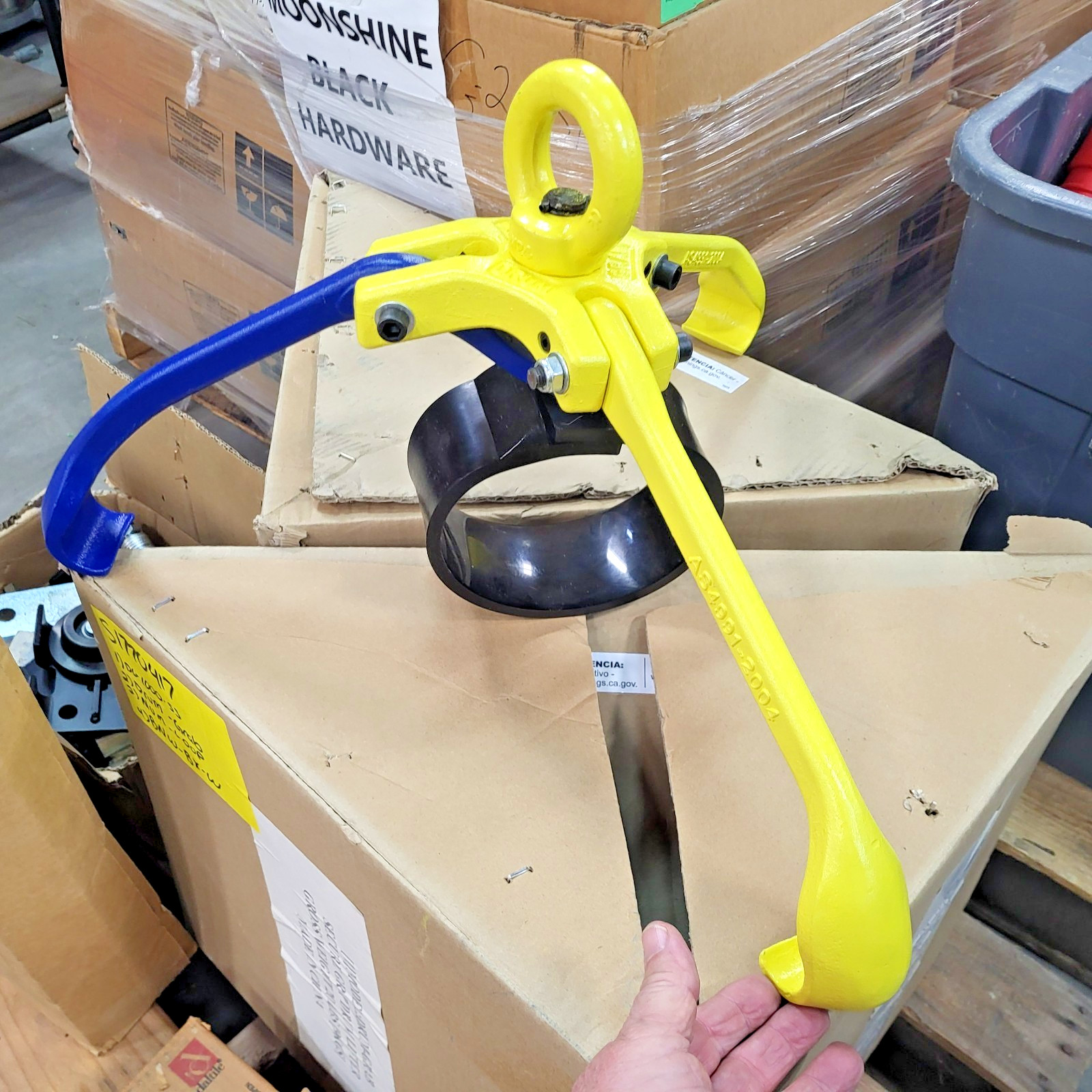 *NEW* Vestil DRUM-GRAB, 2200 lb capacity, Secure Overhead Drum Lifter