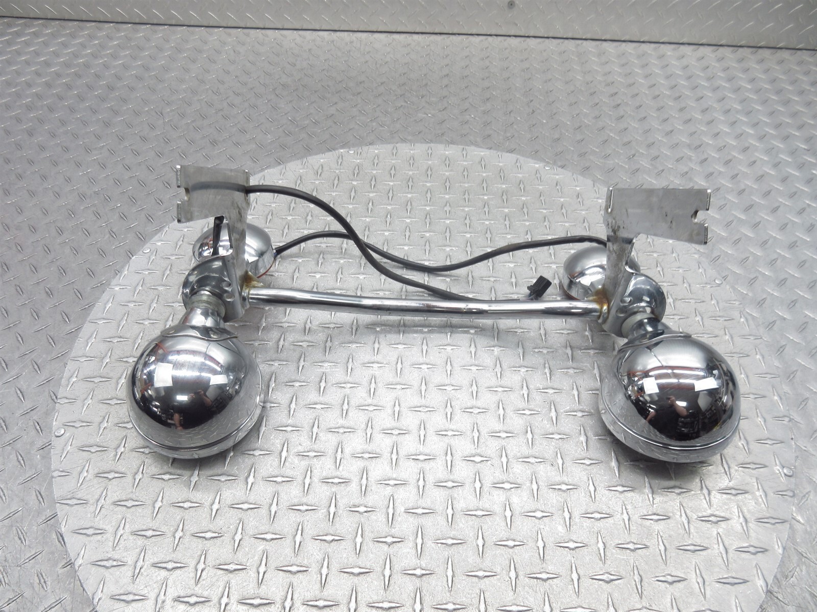 2011 Harley Electra Glide Classic FLHTC Front Fog Turn Signal Light Bar Bracket