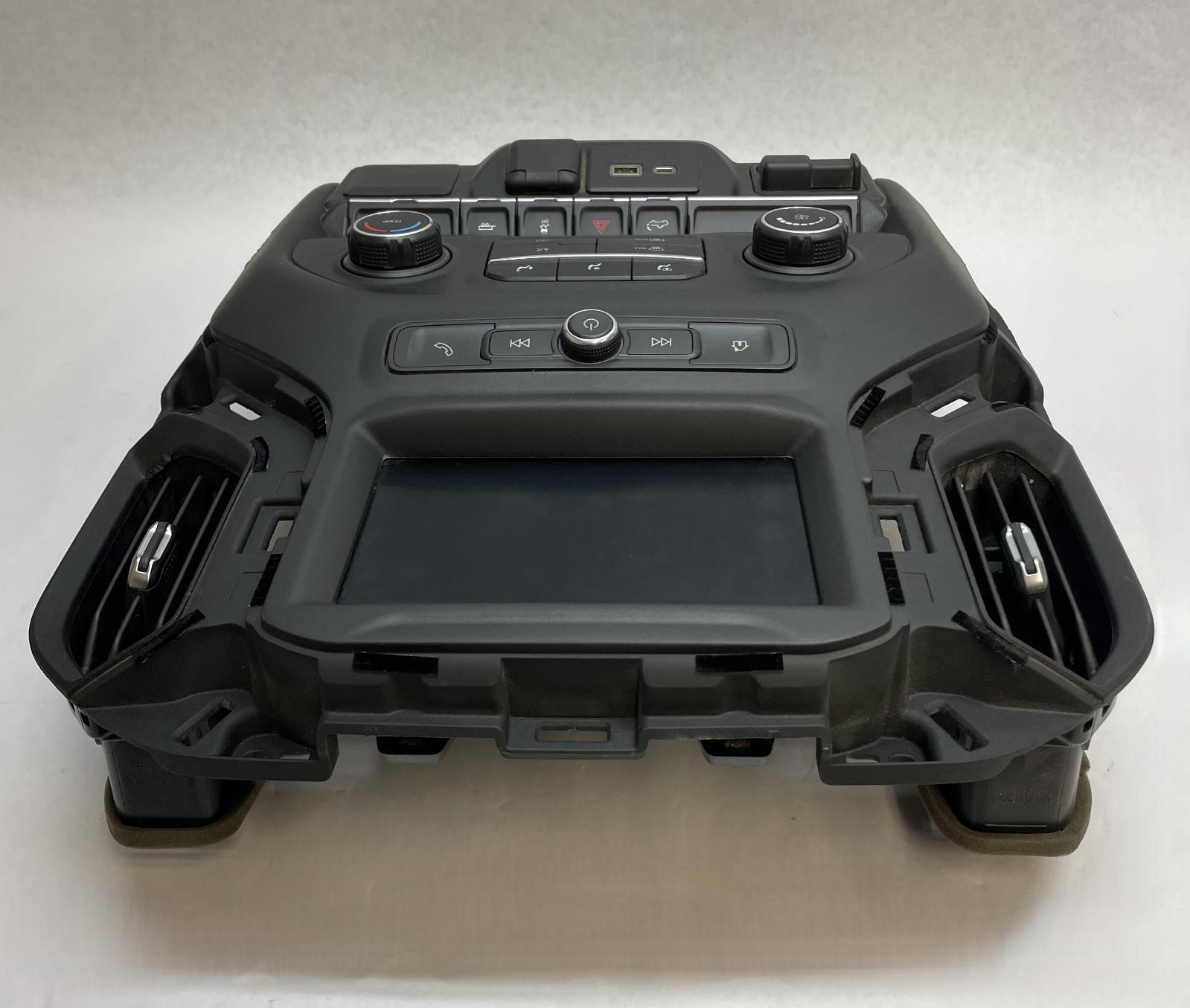 2021 CHEVY SILVERADO 2500 RADIO CONTROL PANEL 8" DISPLAY 84799539 HEAT/AC DASH