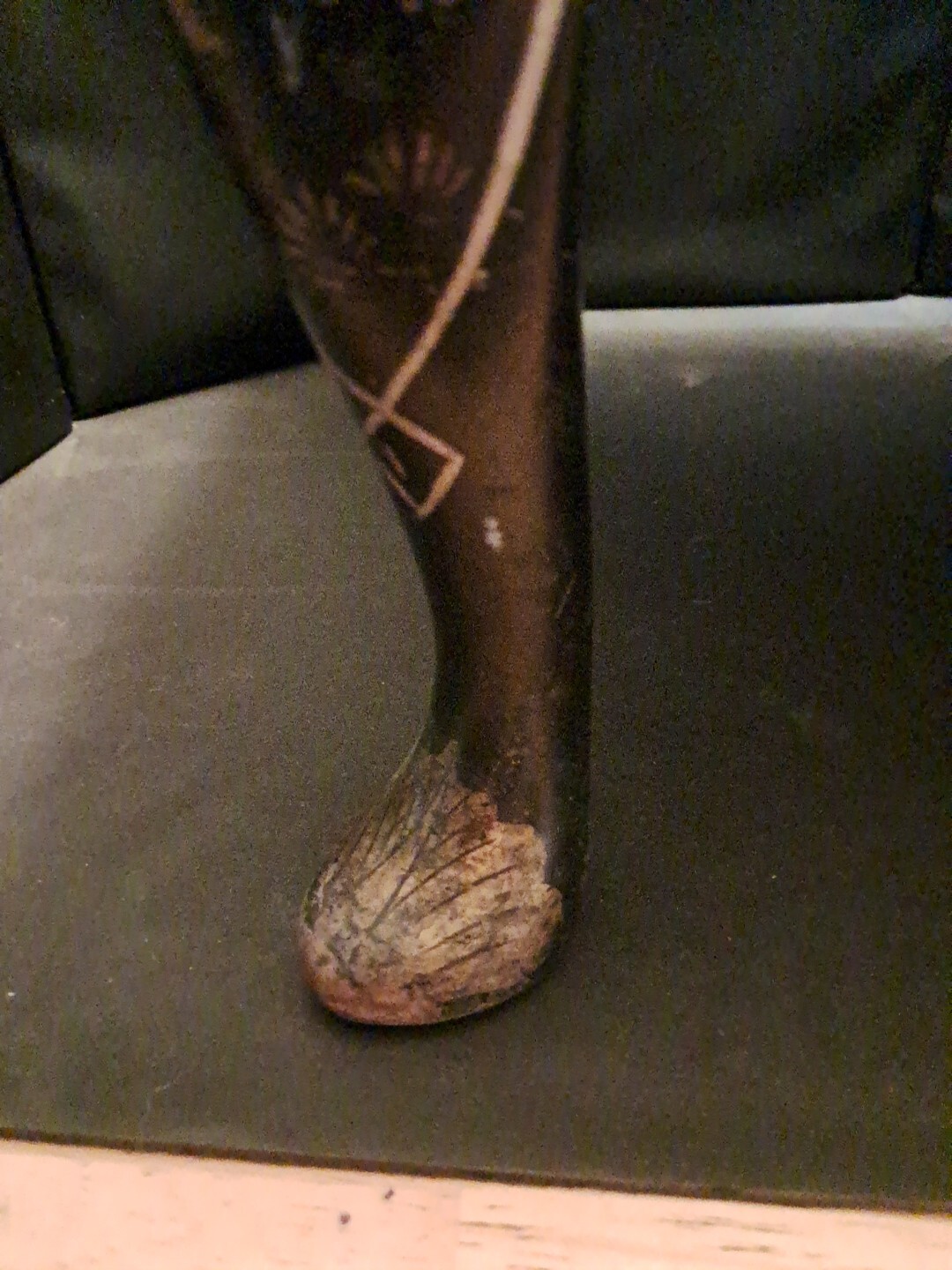 VINTAGE NEEDLEPOINT FLORAL DESIGN TOP WITH HAND PAINTED LEGS FOOTSTOOL