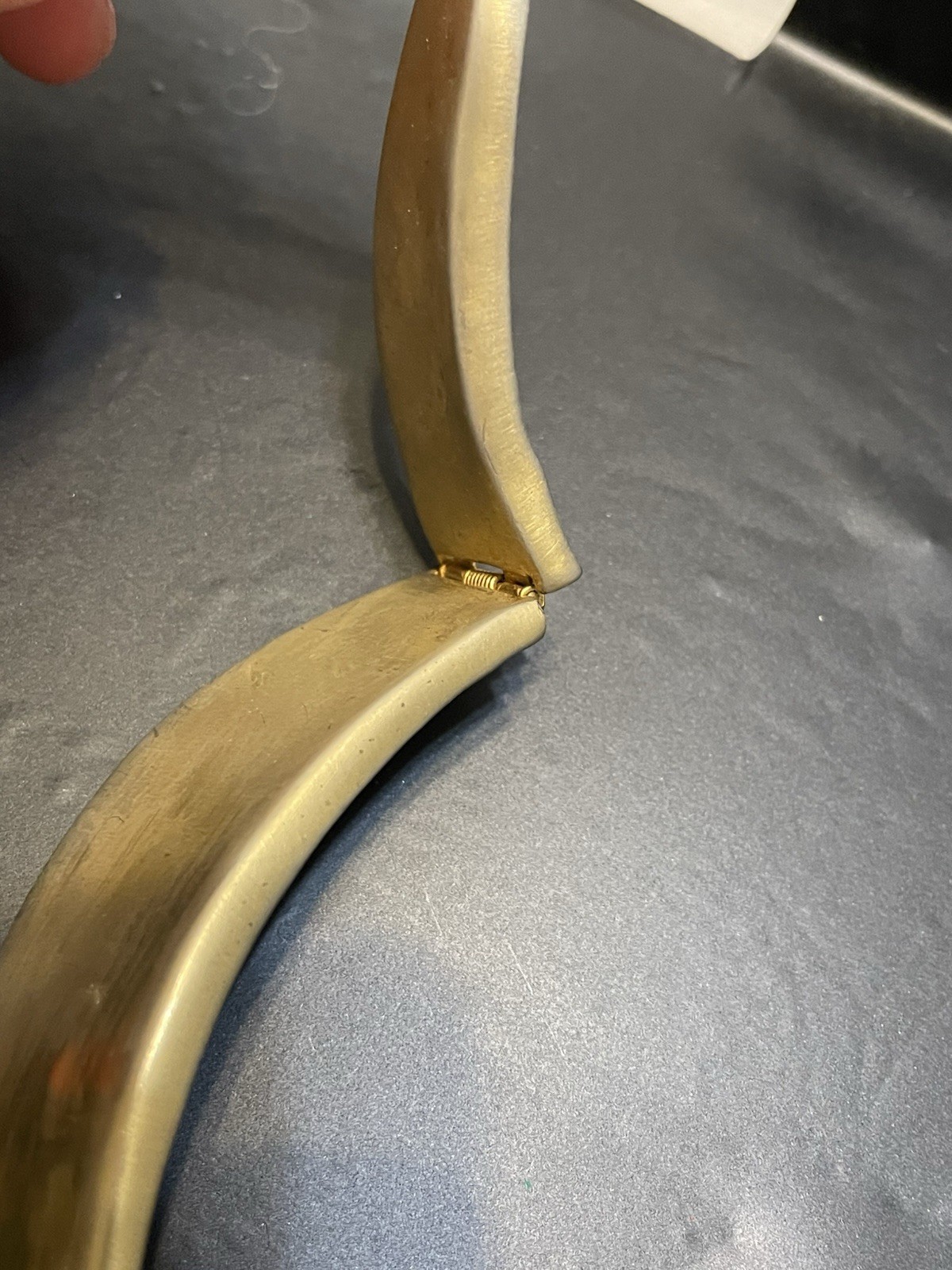 Vtg LES BERNARD Egyptian Revival Hammered Collar Gold Tone Necklace Broken Hinge